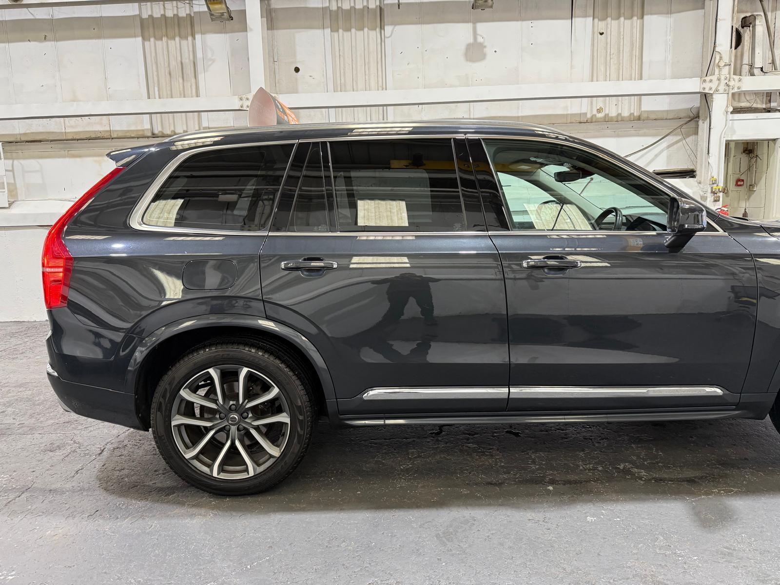 Volvo XC90 - Image 11