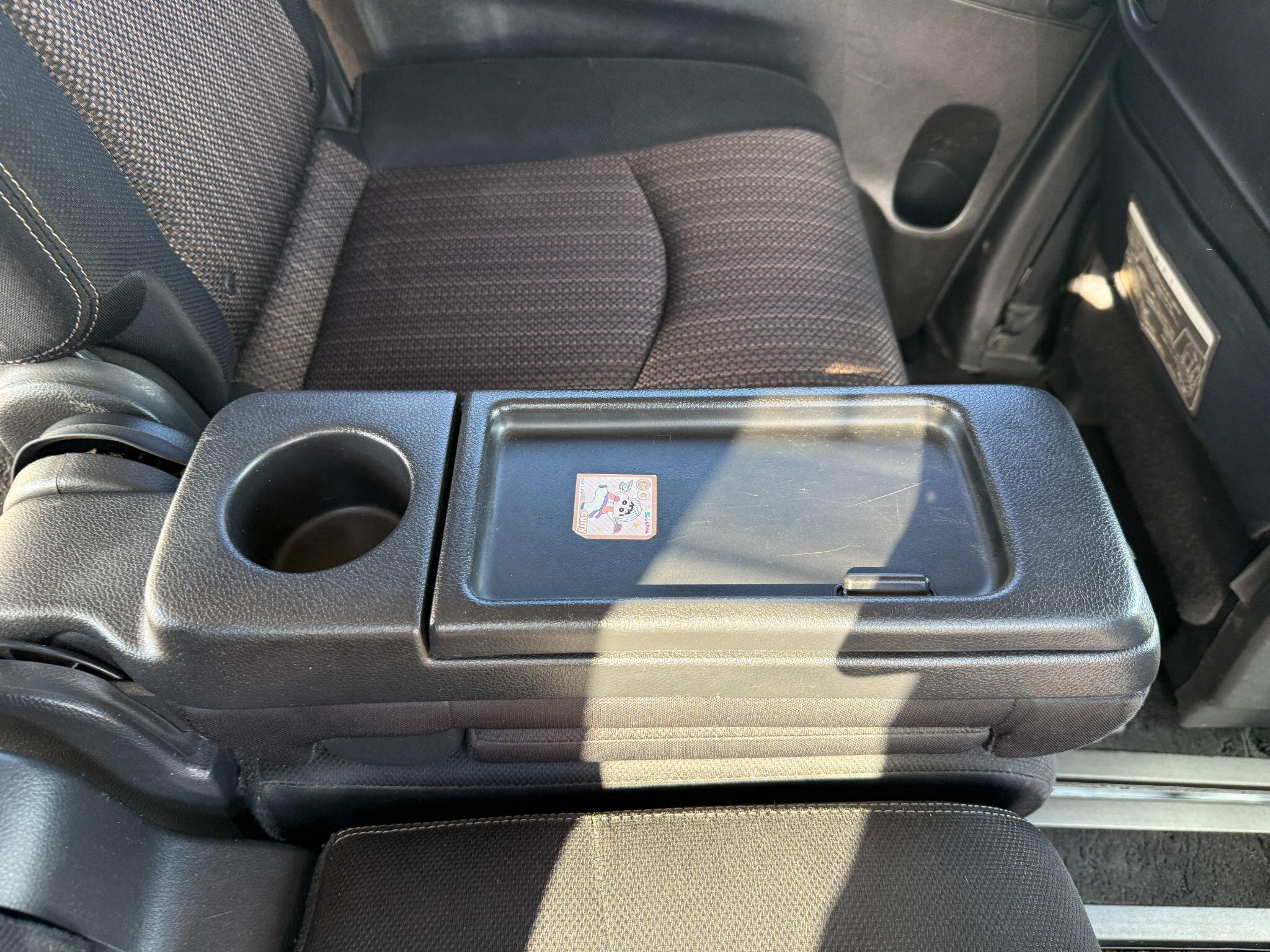 Nissan Serena - Image 34