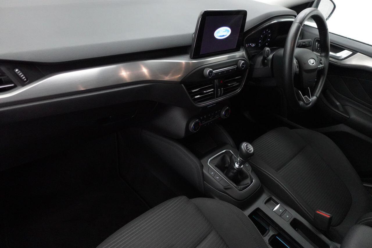 Ford Focus - Image 15