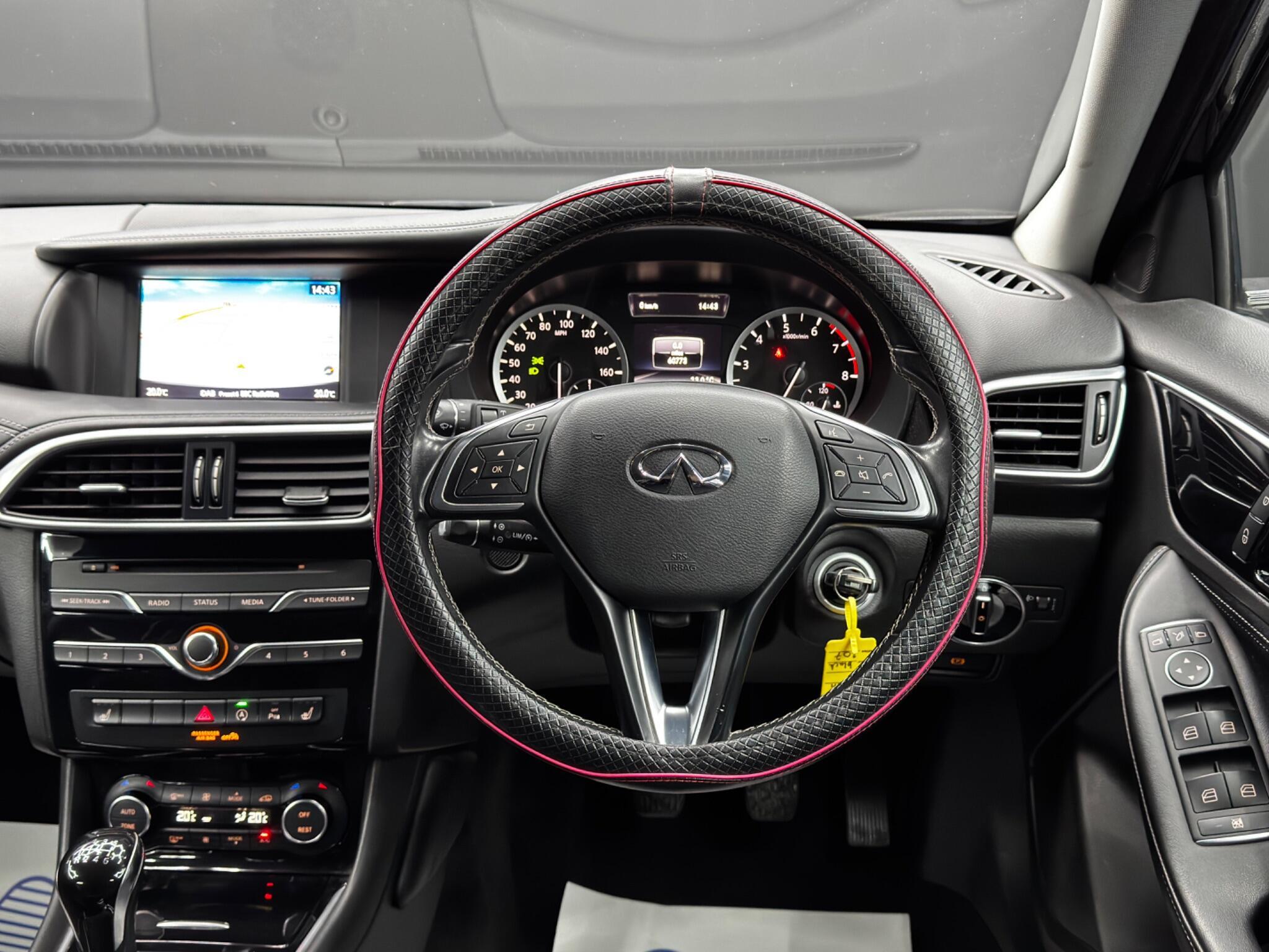 Infiniti Q30 - Image 18