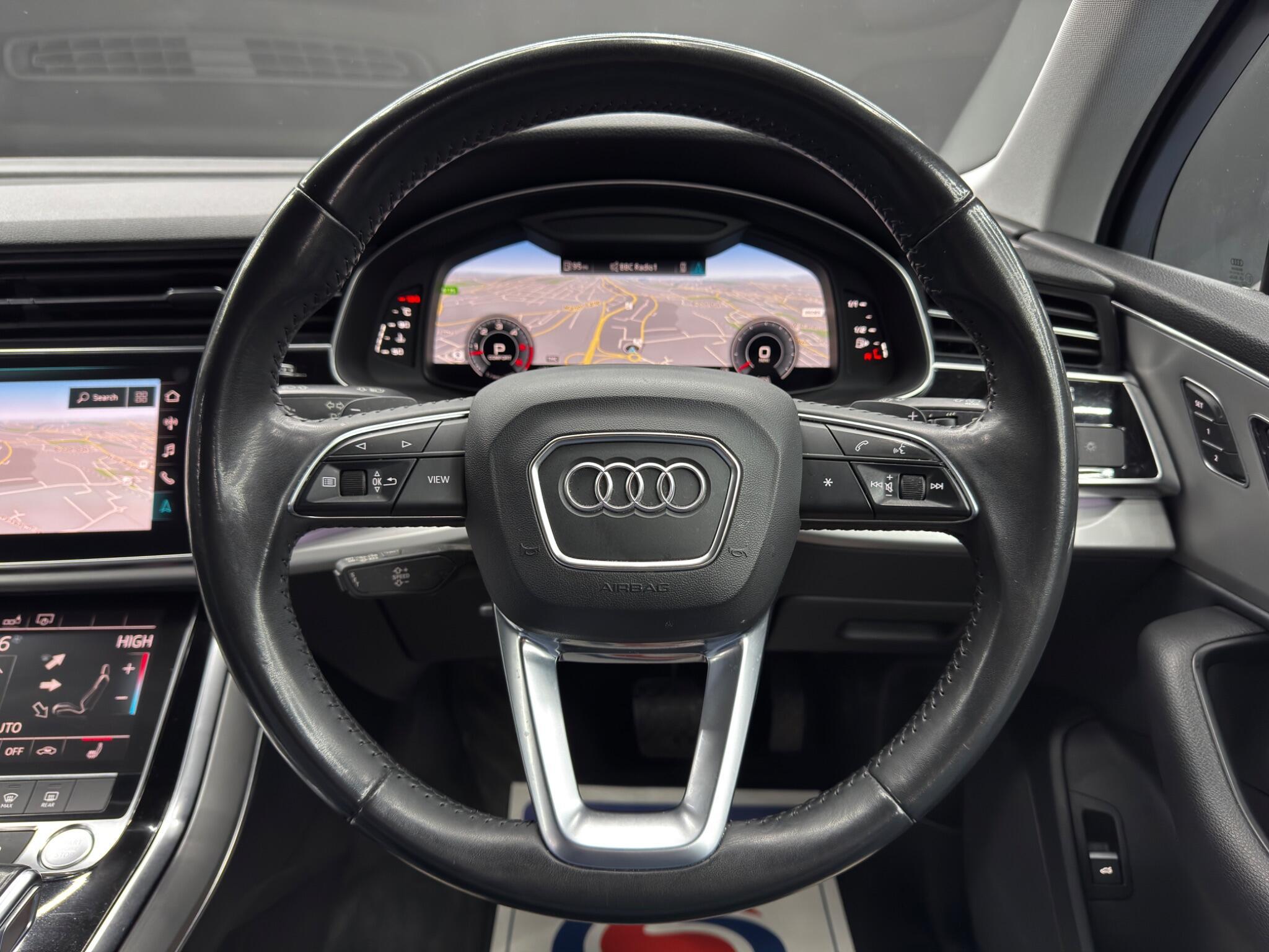 Audi Q7 - Image 20