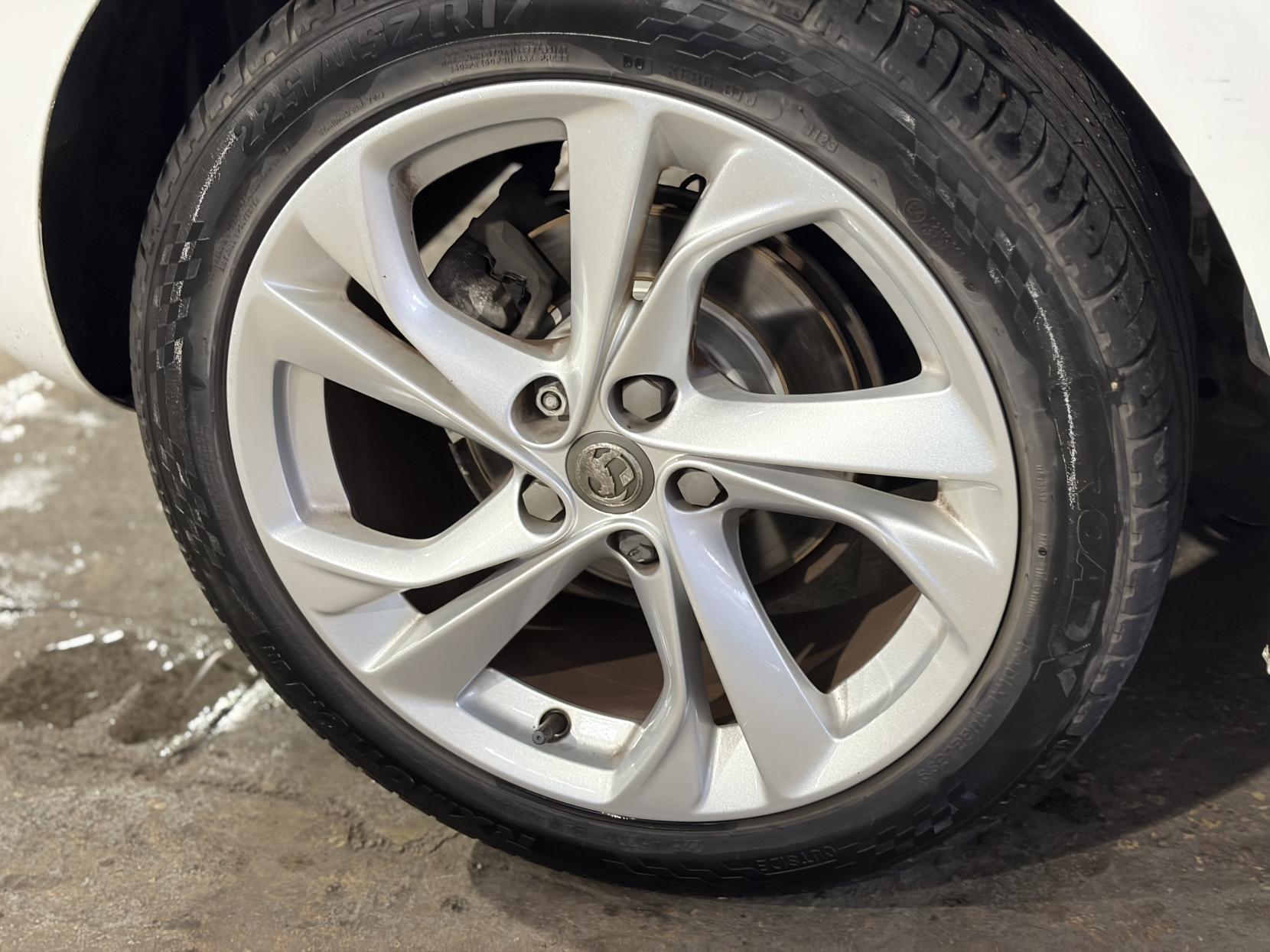 Vauxhall Astra - Image 13