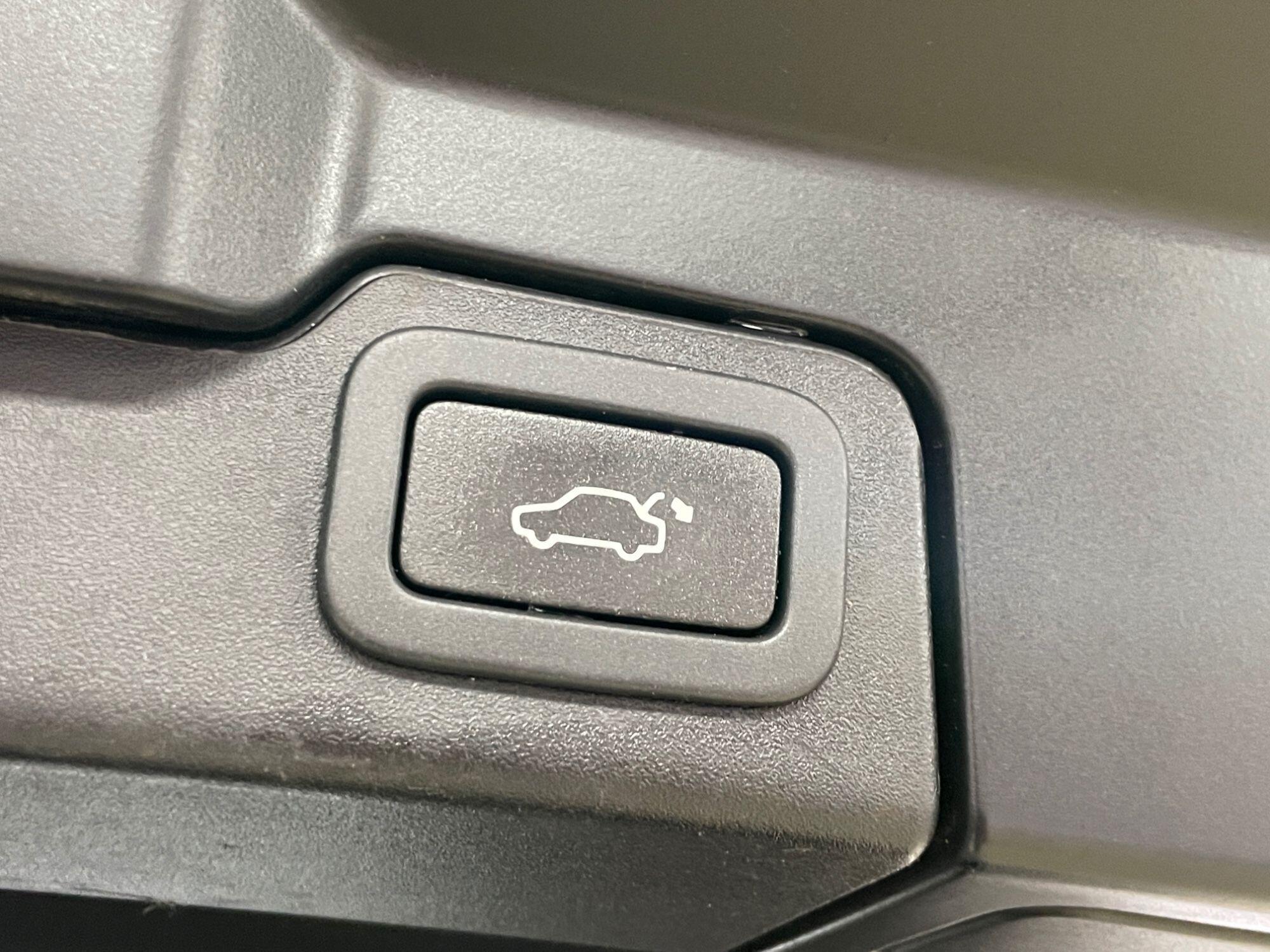 Land Rover Range Rover Evoque - Image 19