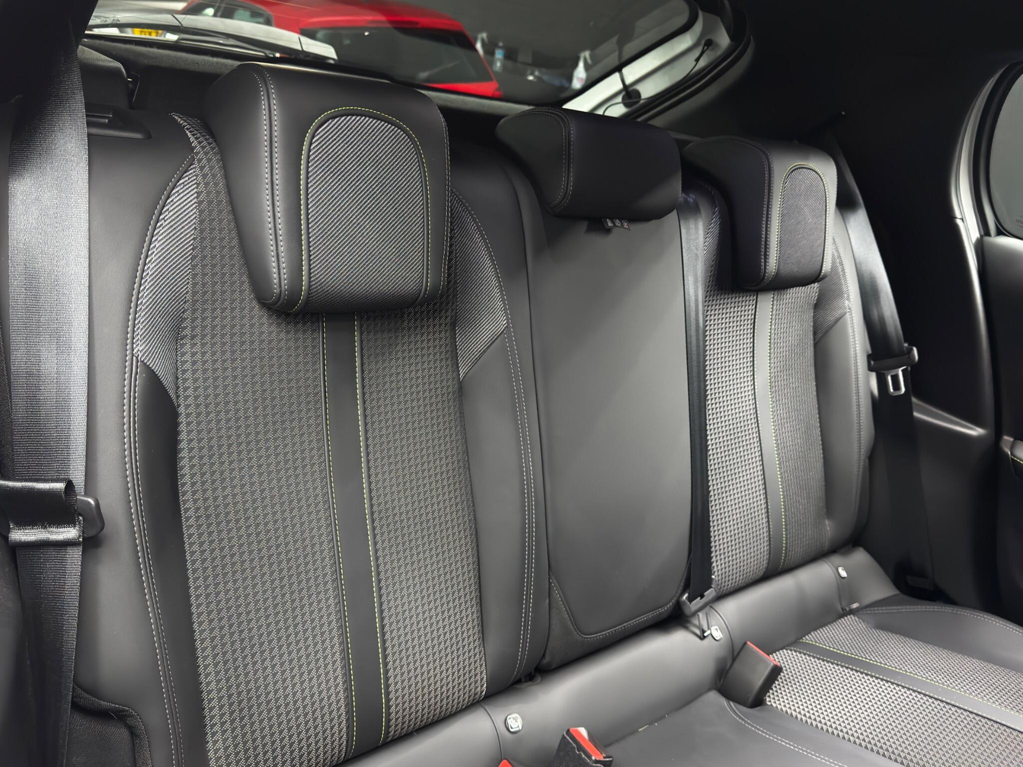 Peugeot 208 - Image 15