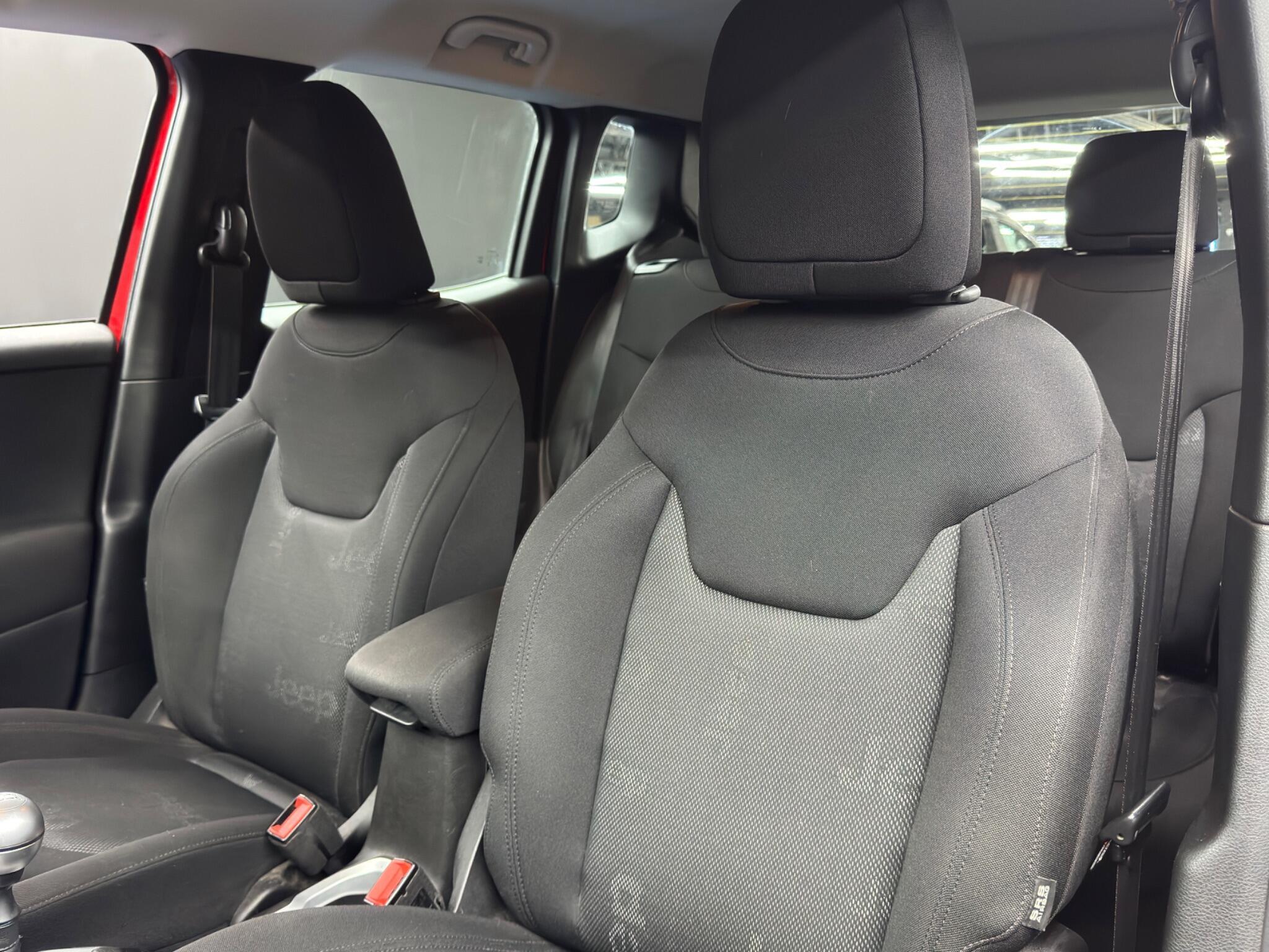 Jeep Renegade - Image 14