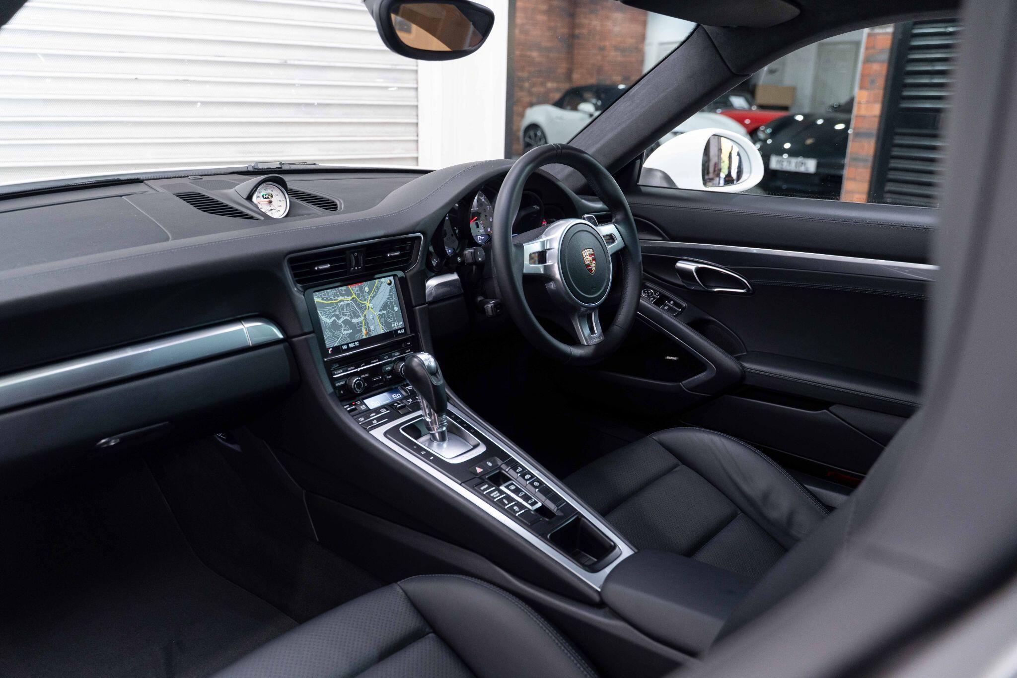 Porsche 911 - Image 20