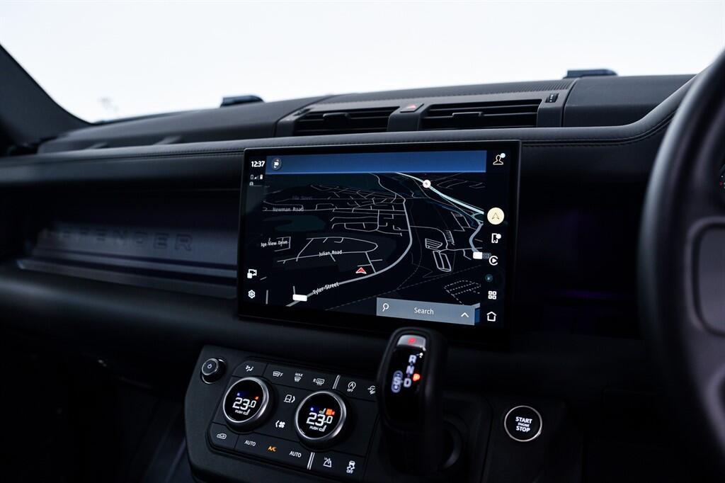 Land Rover Defender 90 - Image 18