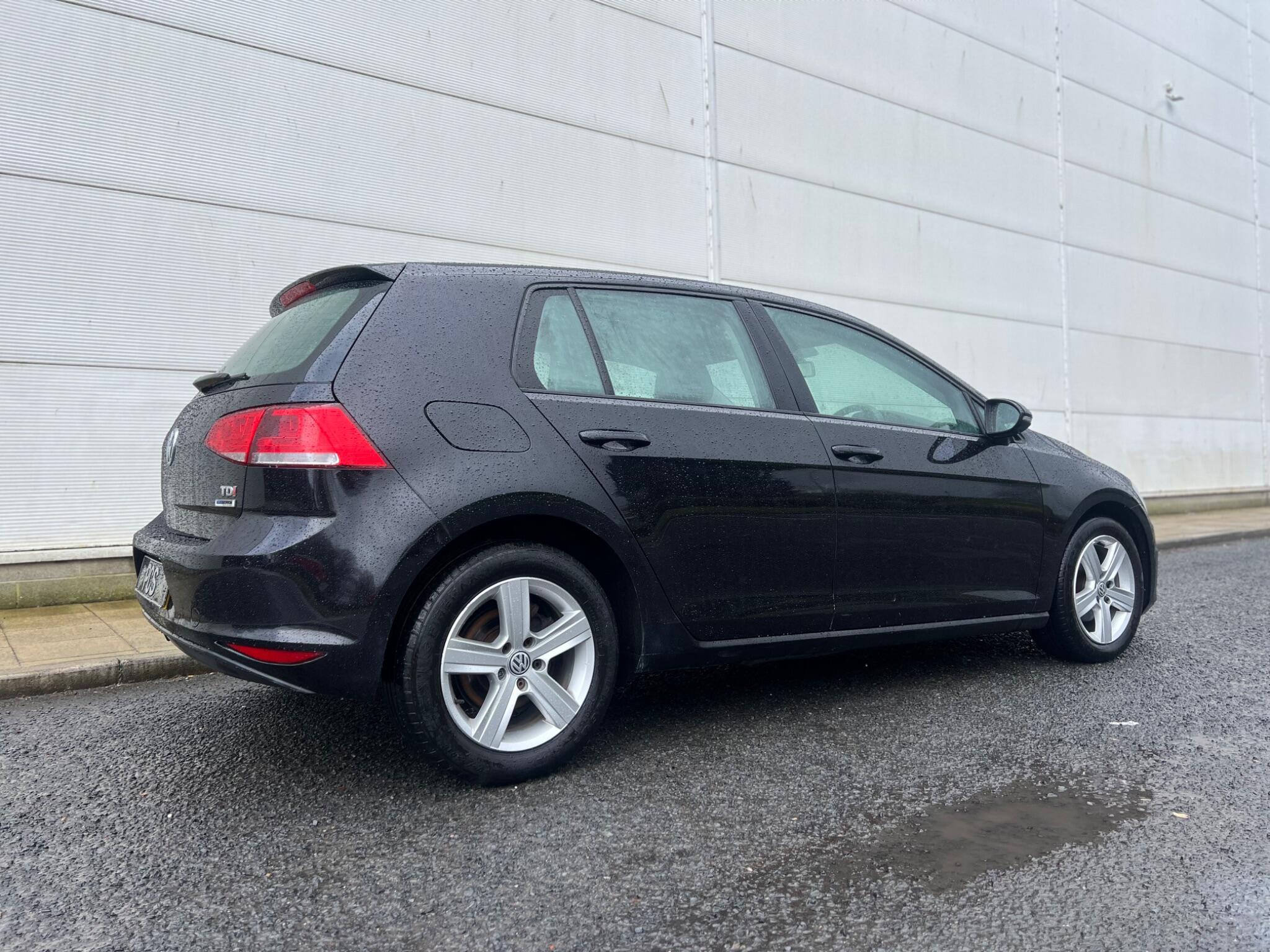 Volkswagen Golf - Image 32