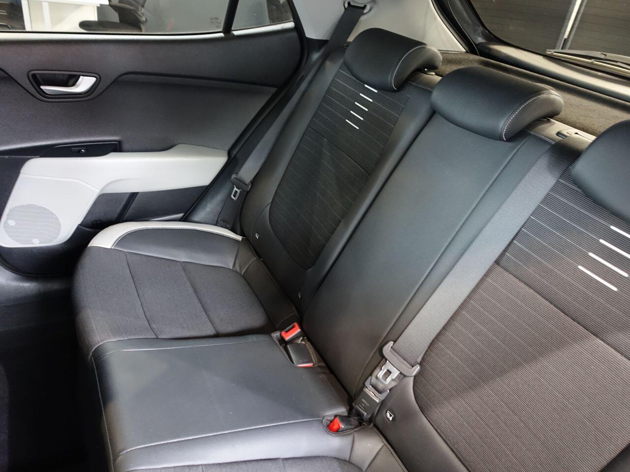 Kia Stonic - Image 15