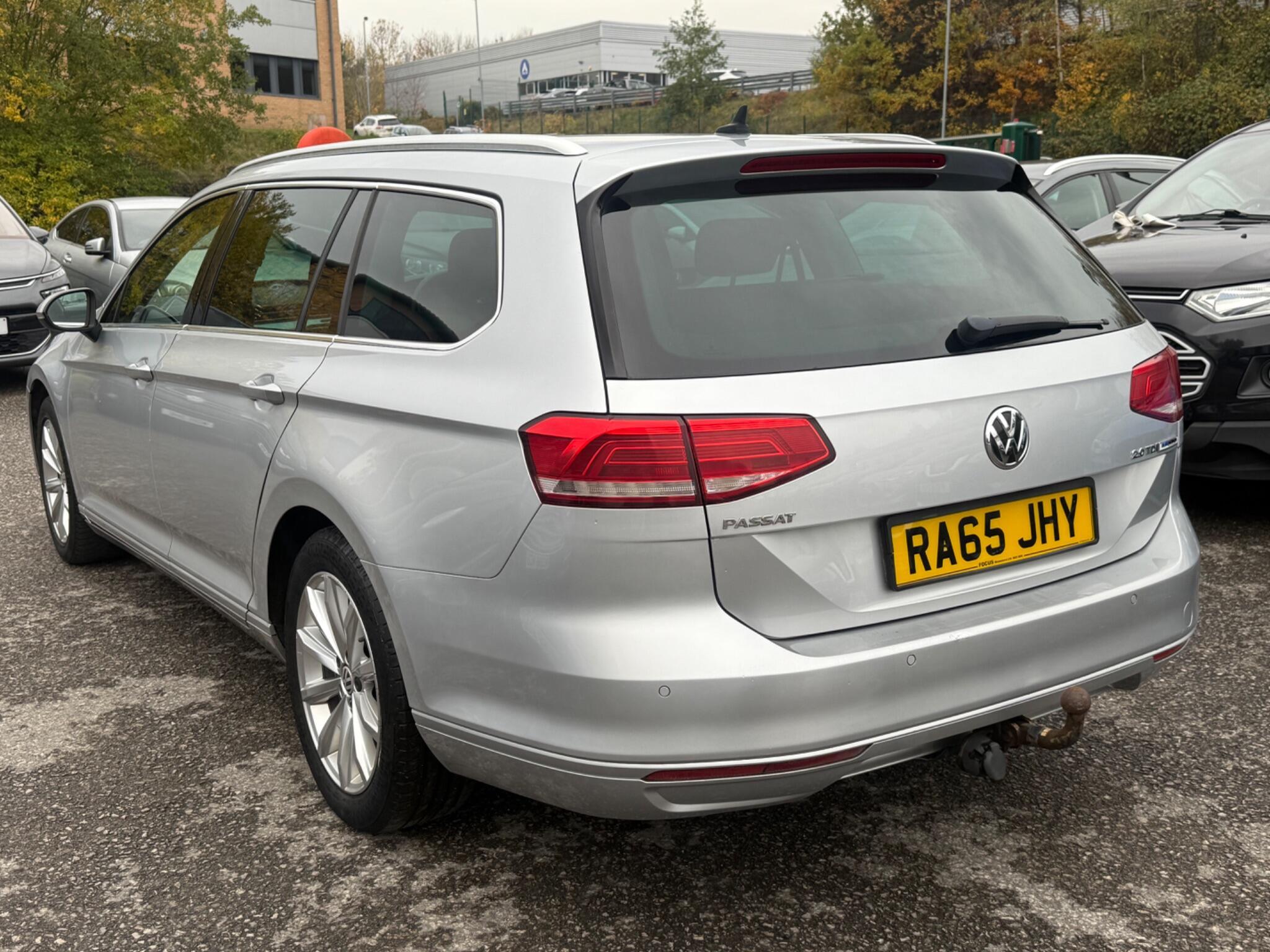 Volkswagen Passat - Image 13