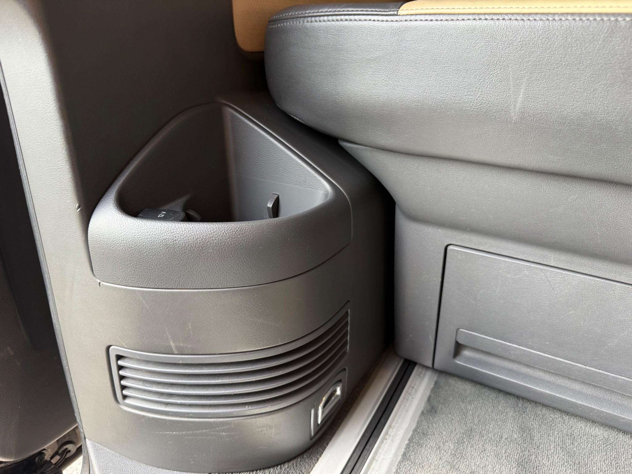 Volkswagen CARAVELLE - Image 47