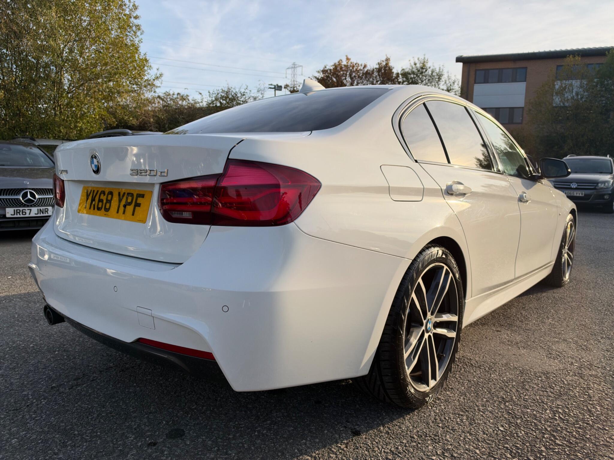 BMW 3 Series - Image 12