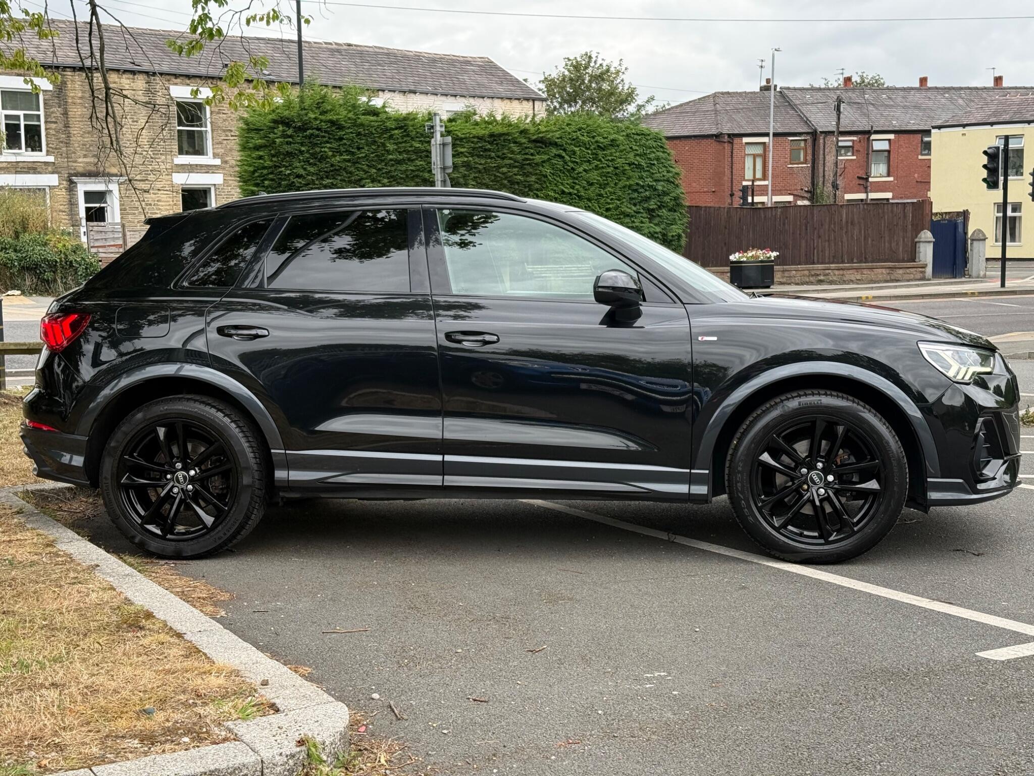 Audi Q3 - Image 7