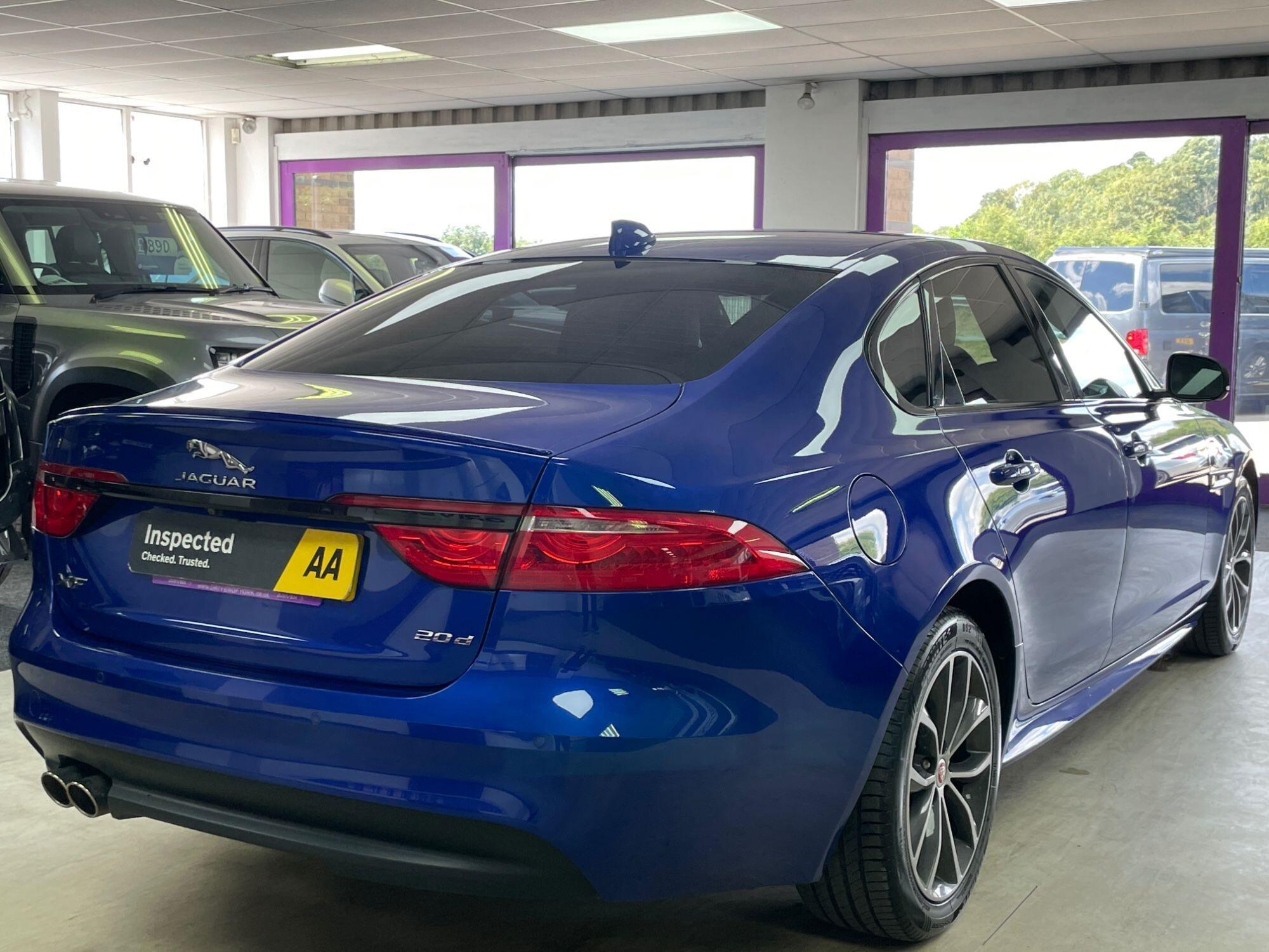 Jaguar XF - Image 11