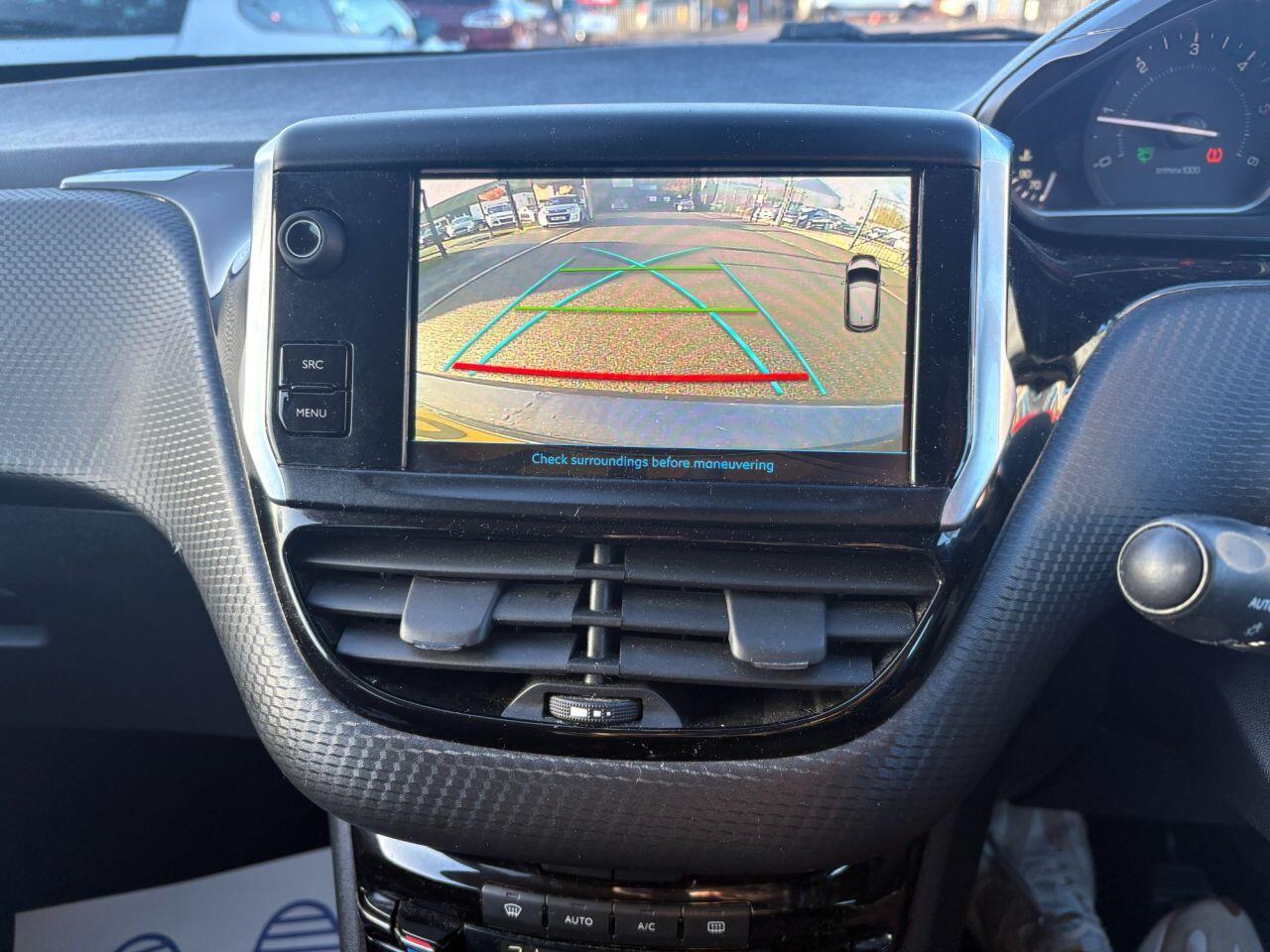 Peugeot 208 - Image 13