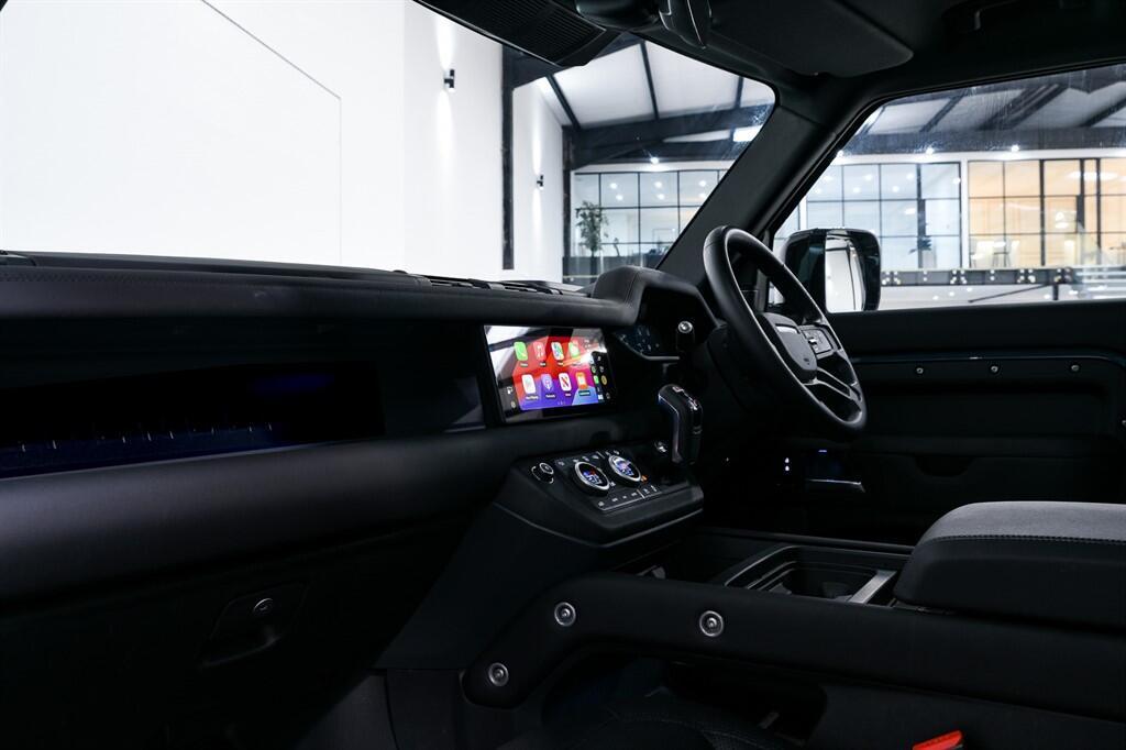 Land Rover Defender 110 - Image 22
