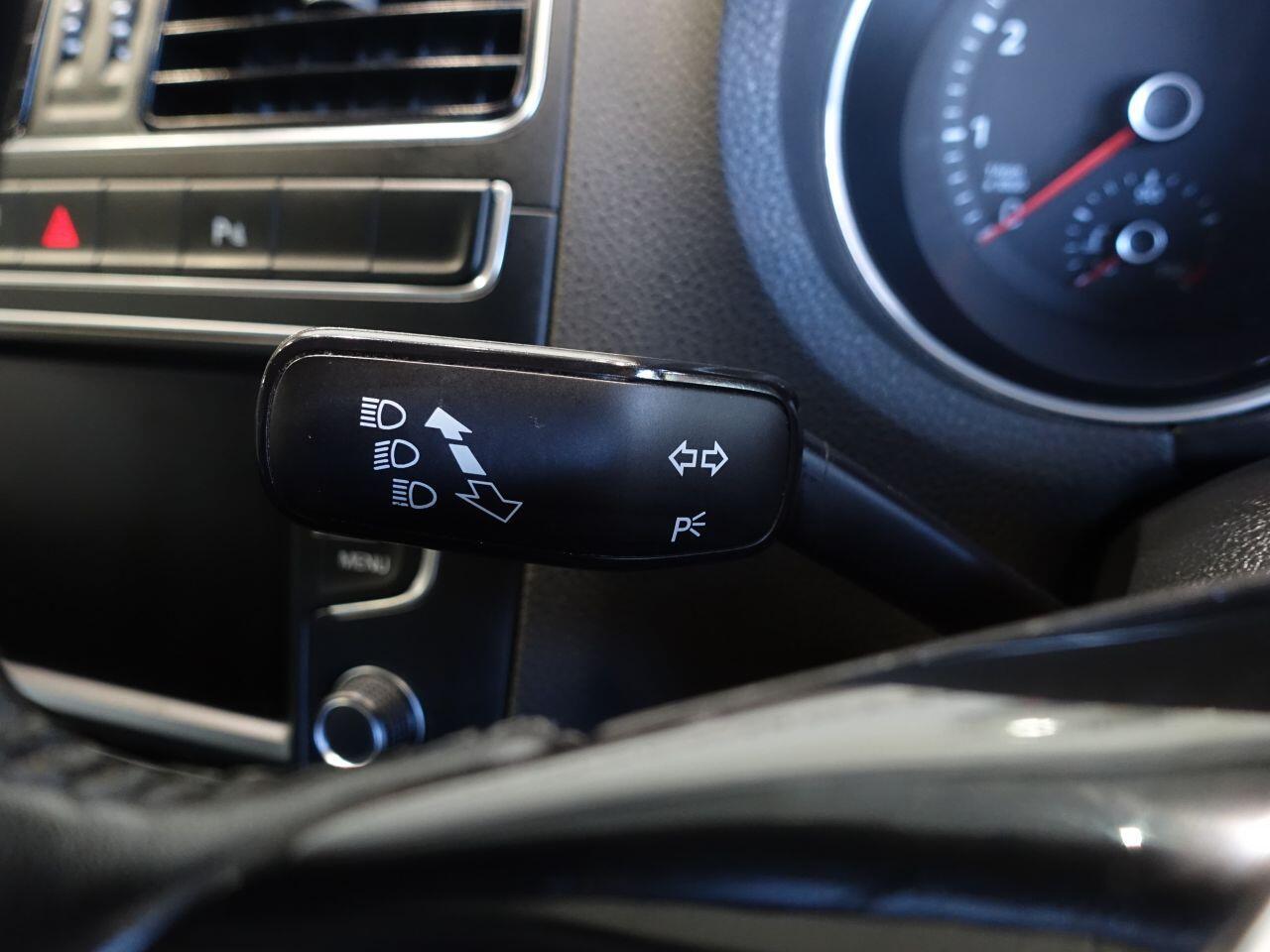 Volkswagen Polo - Image 18