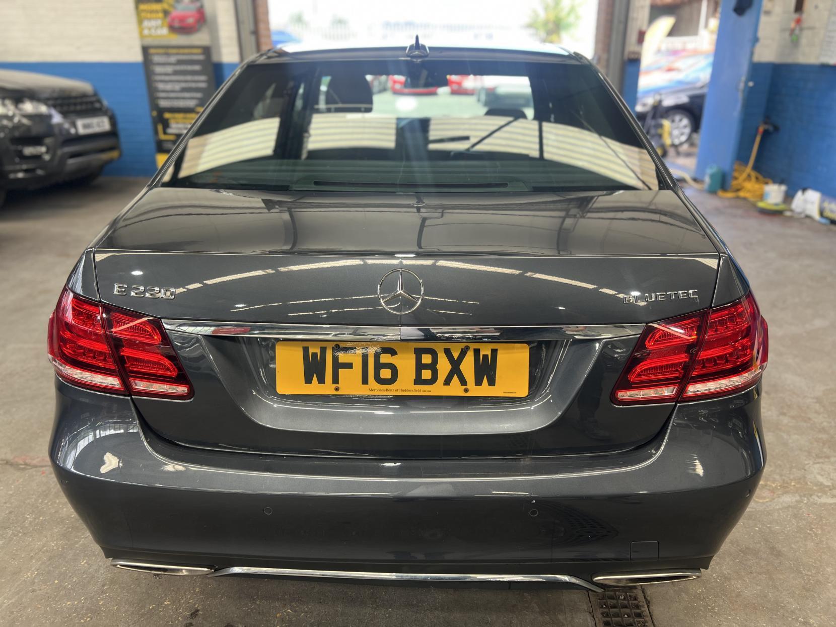 Mercedes E Class - Image 12