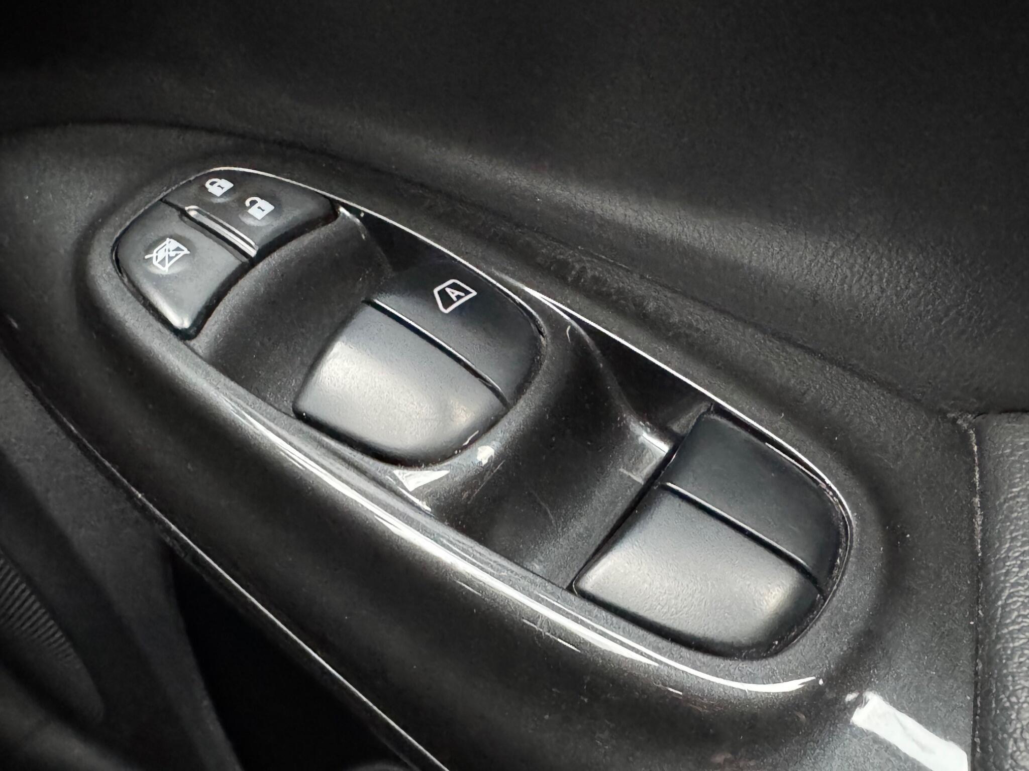 Nissan Juke - Image 48