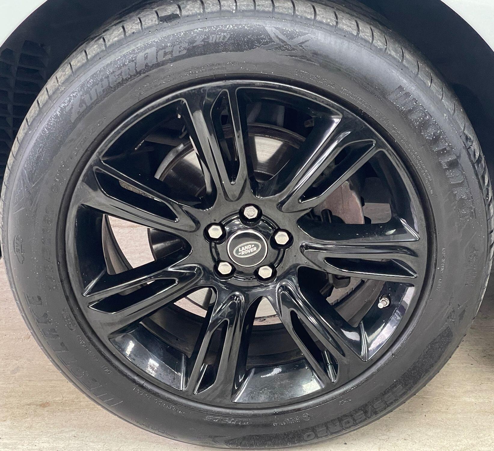Land Rover Range Rover Velar - Image 14