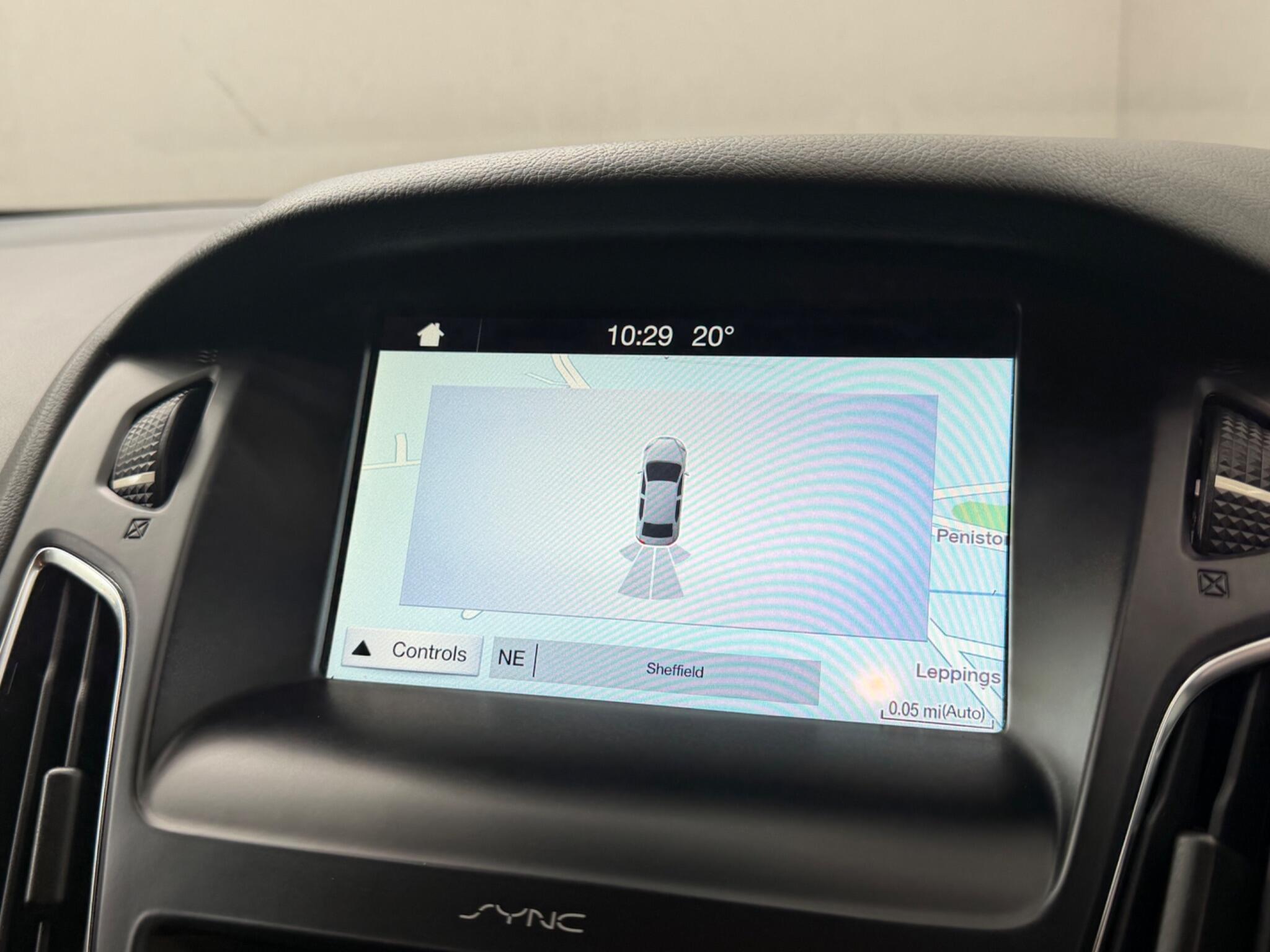 Ford Focus - Image 13