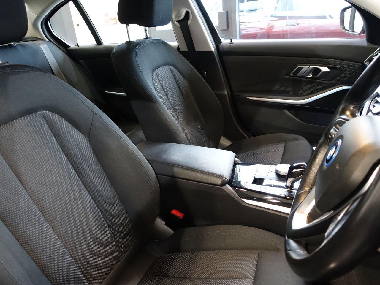 BMW 3 Series - Image 17