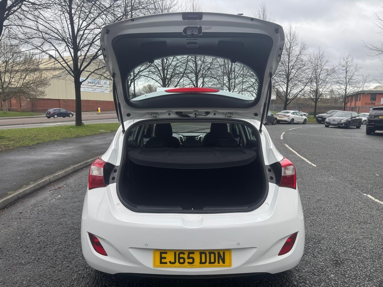 Hyundai i30 - Image 41