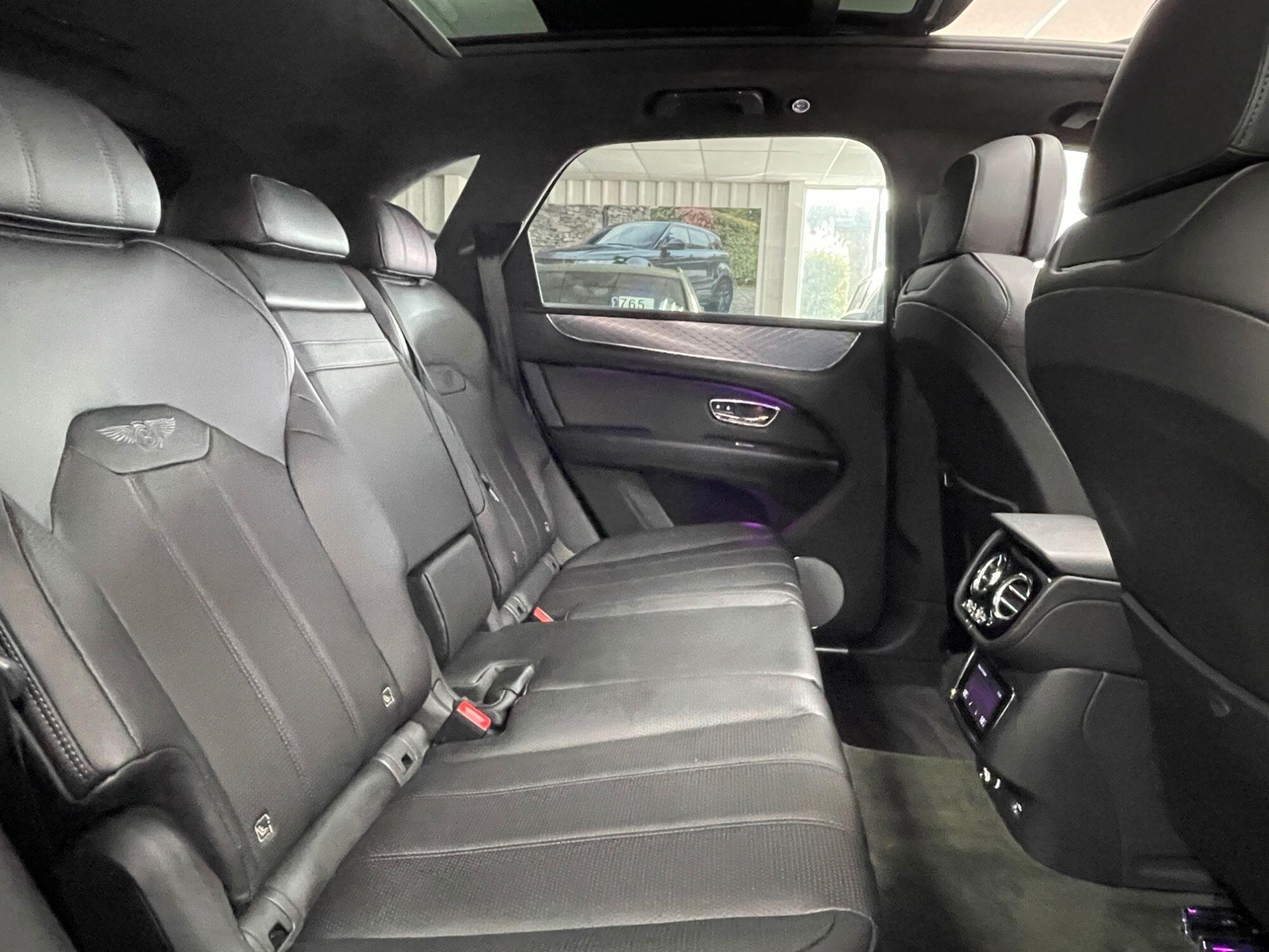 Bentley Bentayga - Image 32