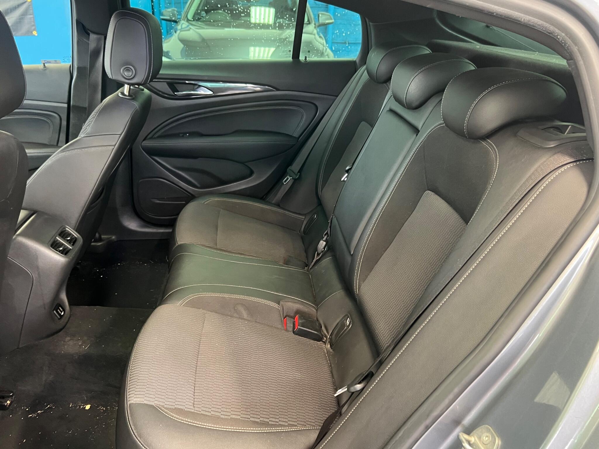 Vauxhall Insignia - Image 19