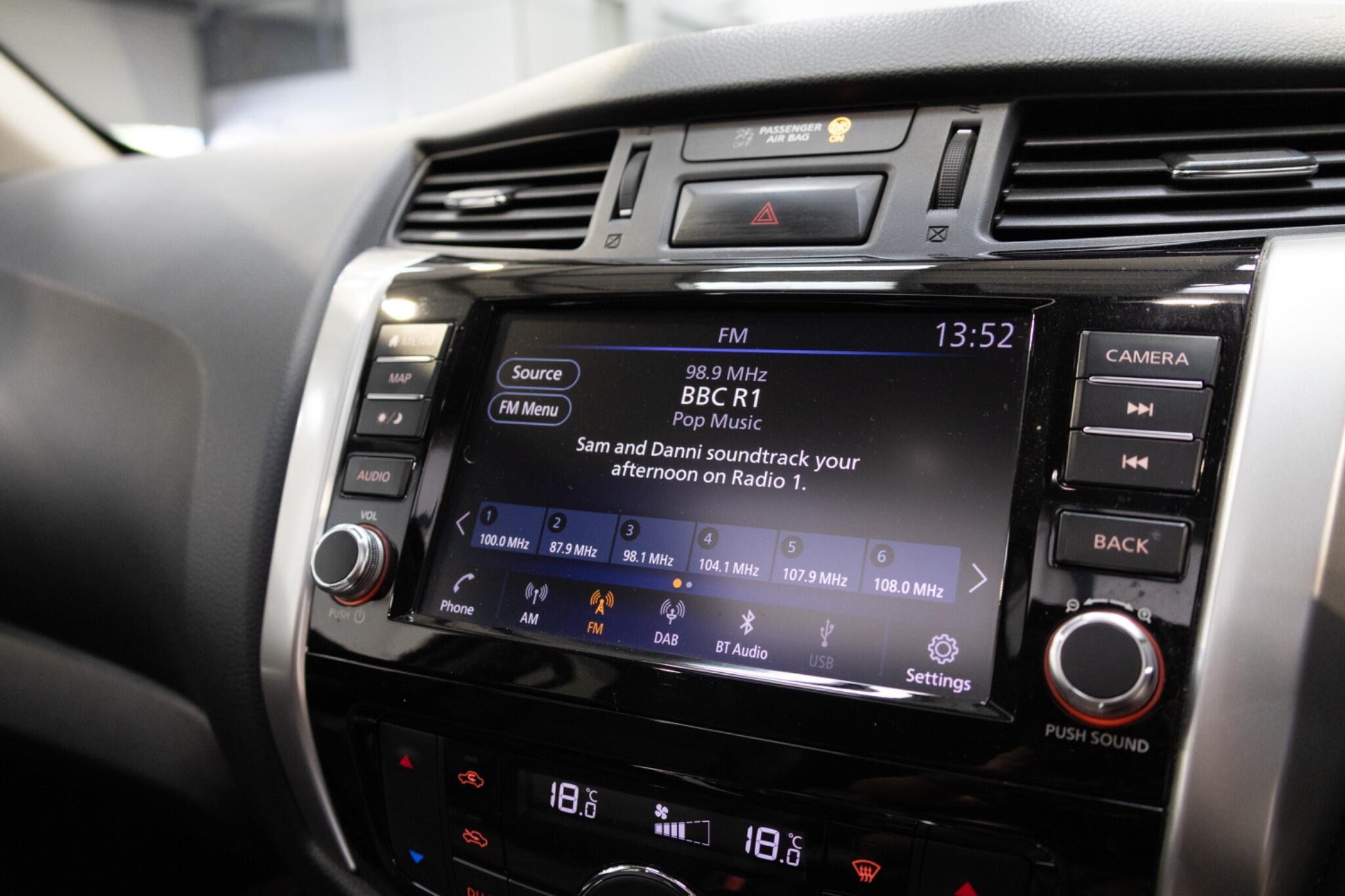 Nissan NAVARA - Image 12