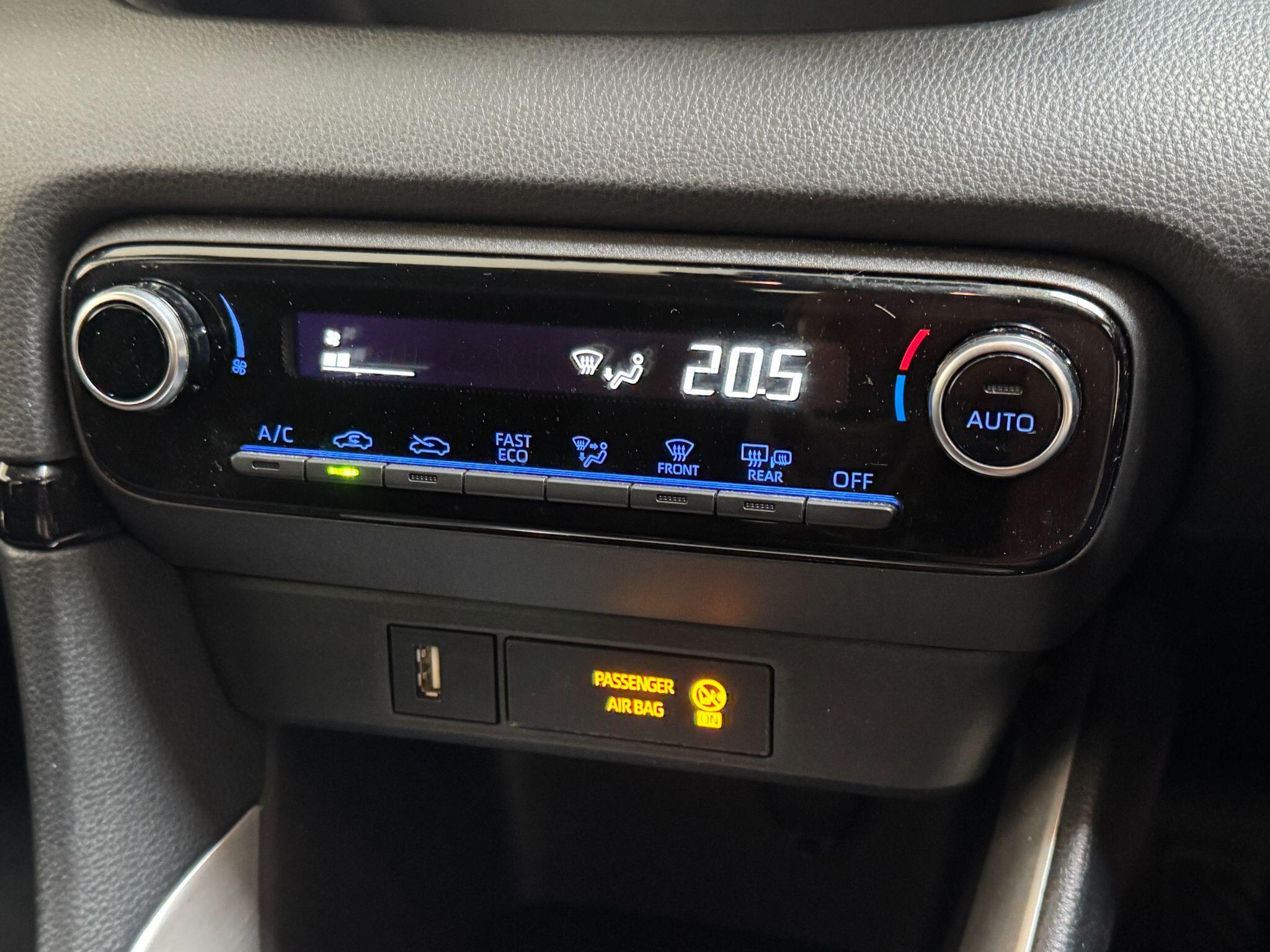 Toyota Yaris - Image 34