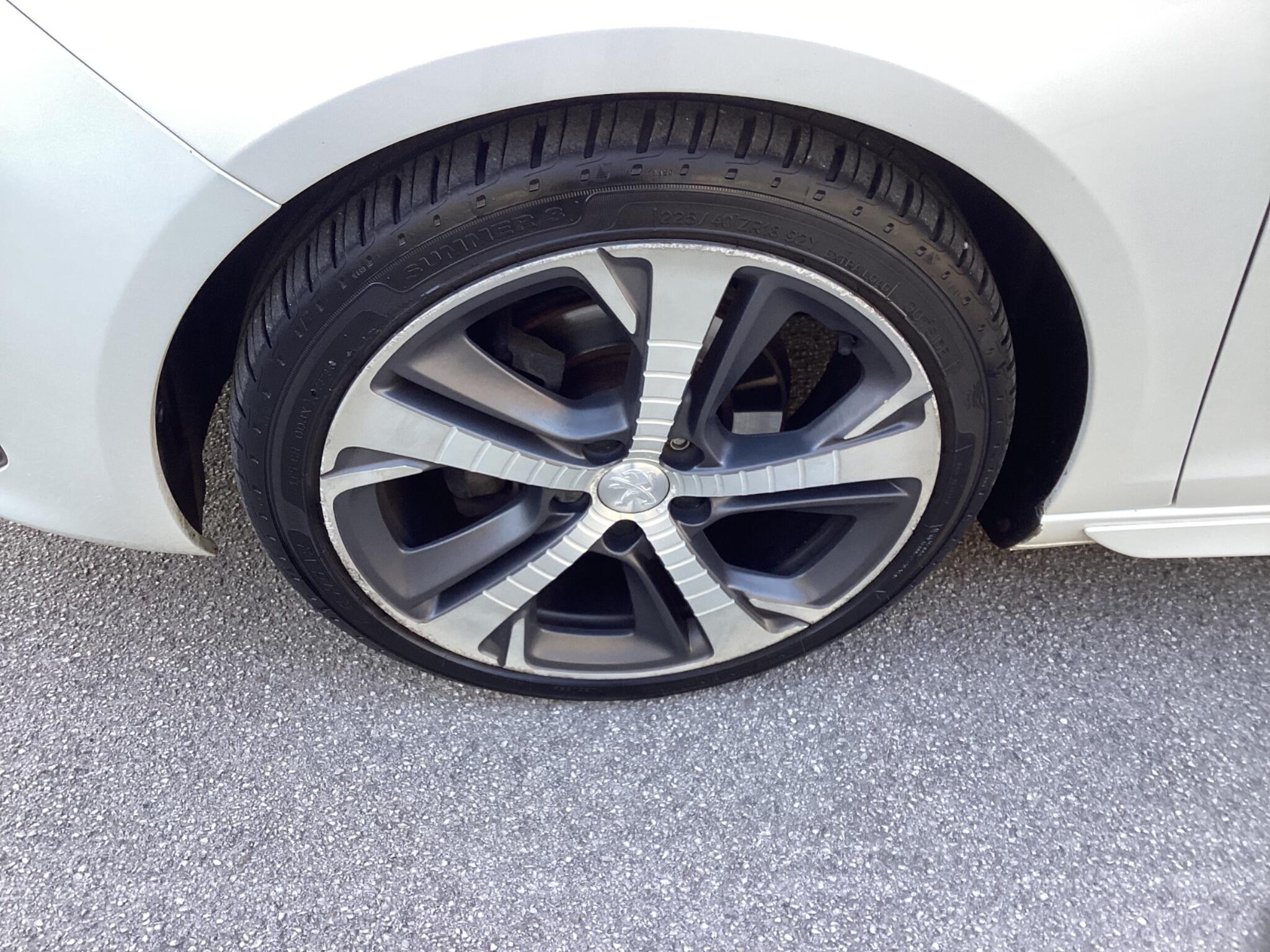 Peugeot 308 SW - Image 11