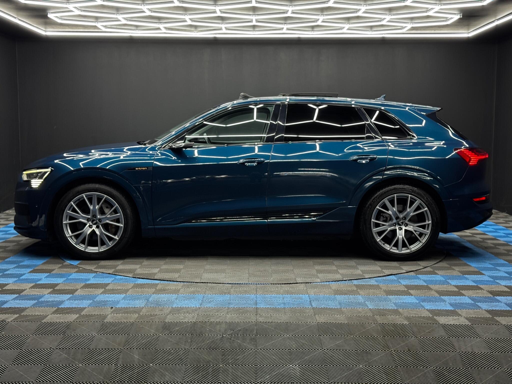 Audi E-Tron - Image 8