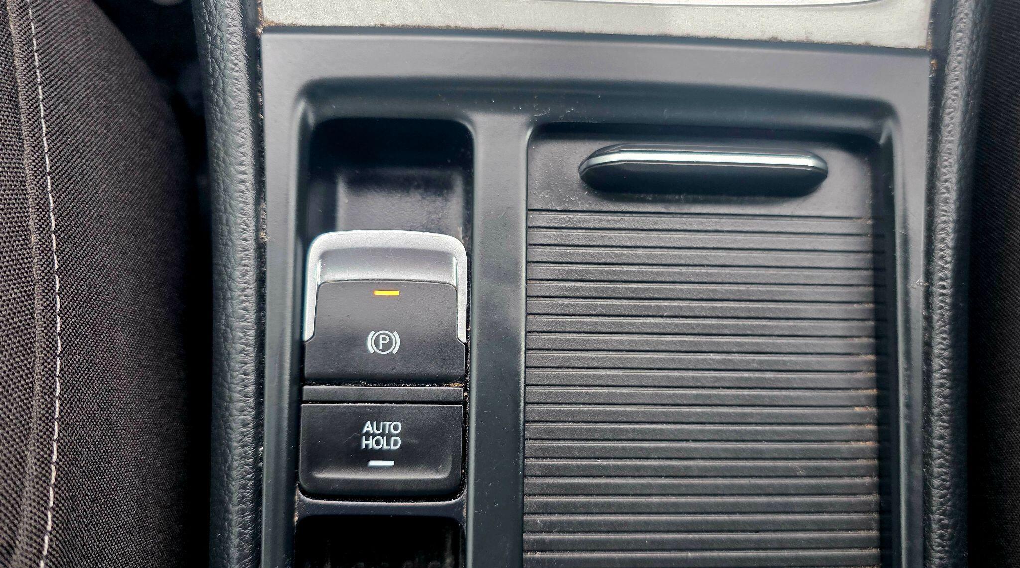 Volkswagen Golf - Image 24