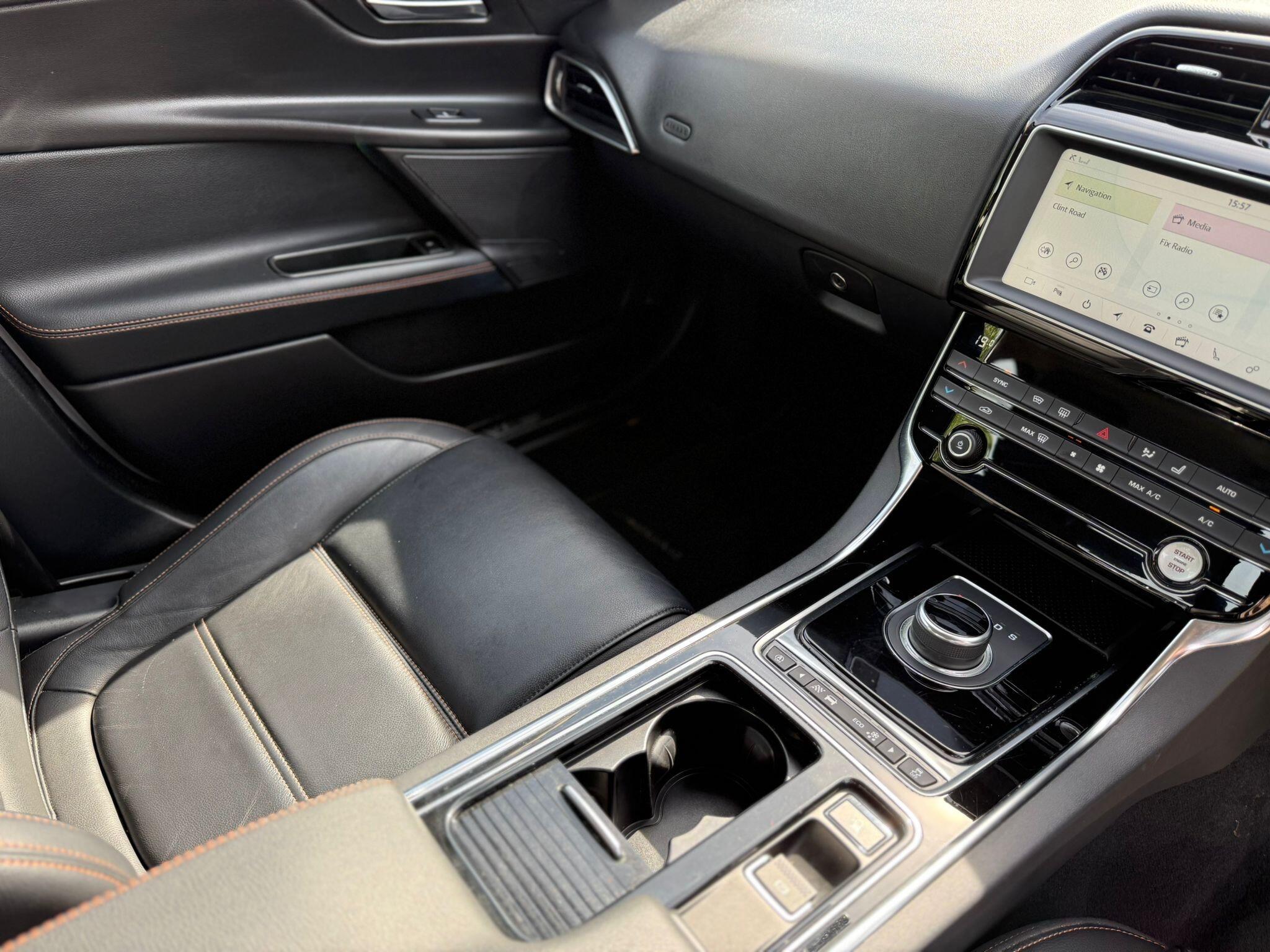 Jaguar XE - Image 23