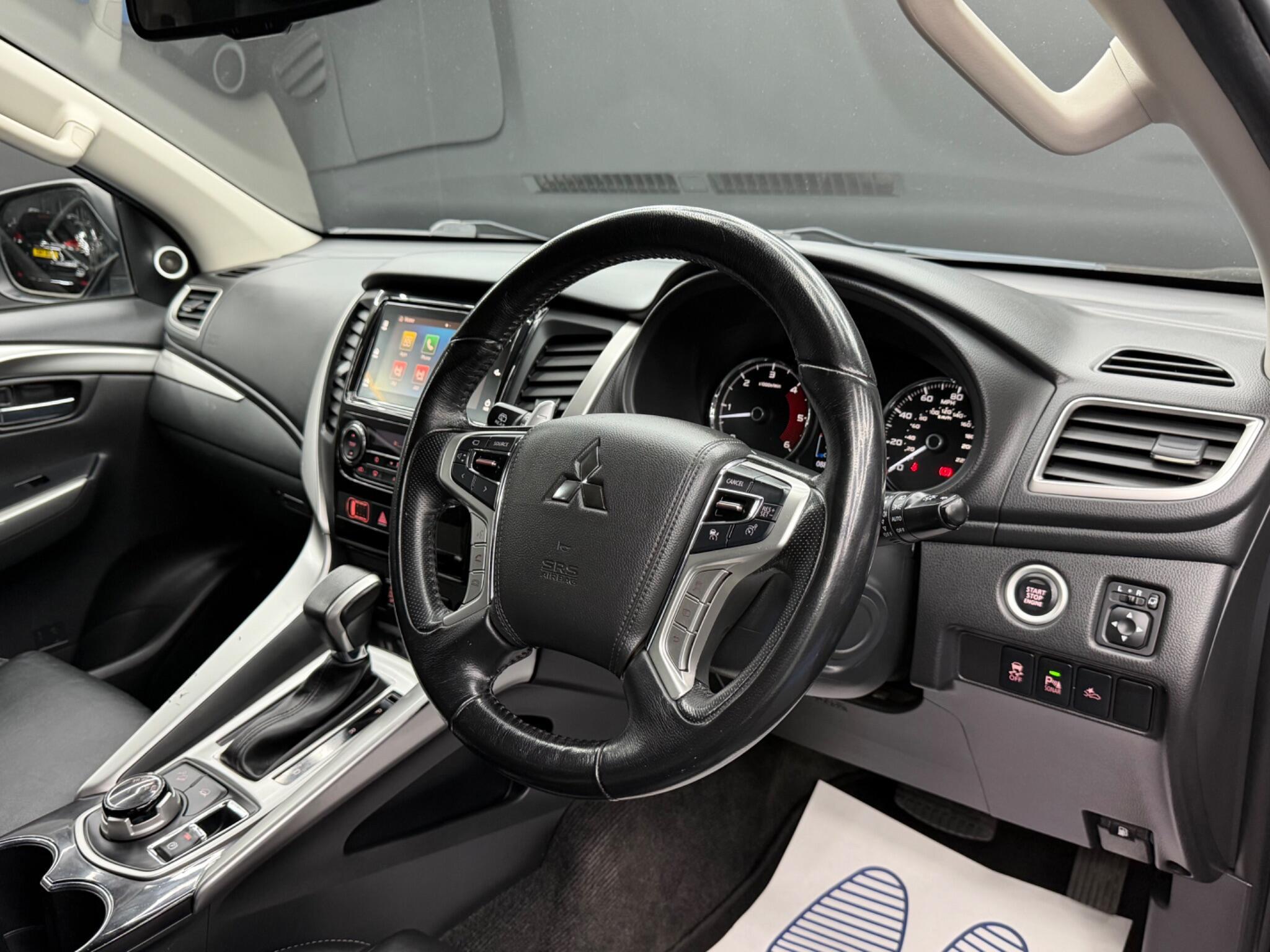 Mitsubishi Shogun Sport - Image 9