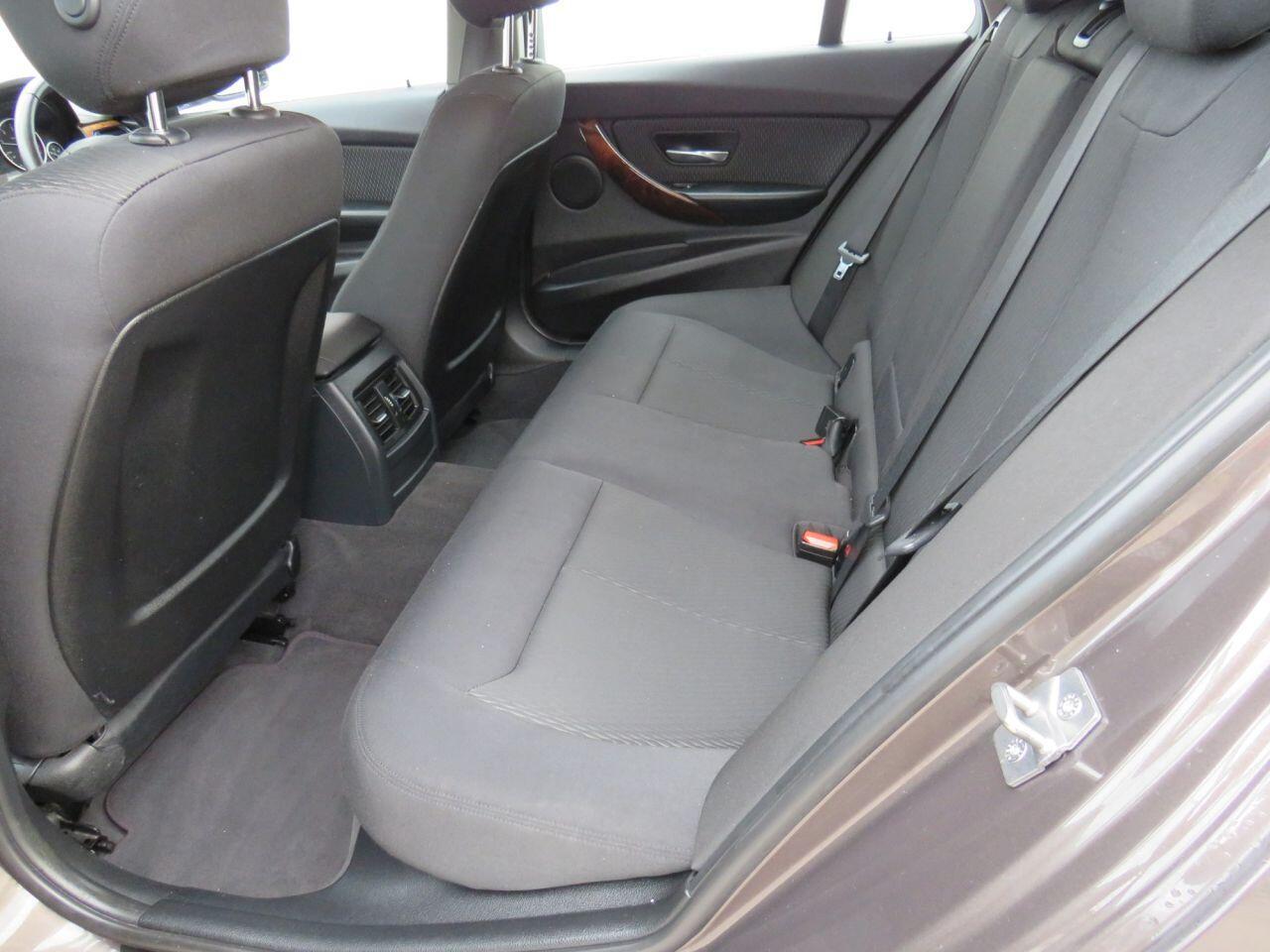 BMW 3 Series - Image 10