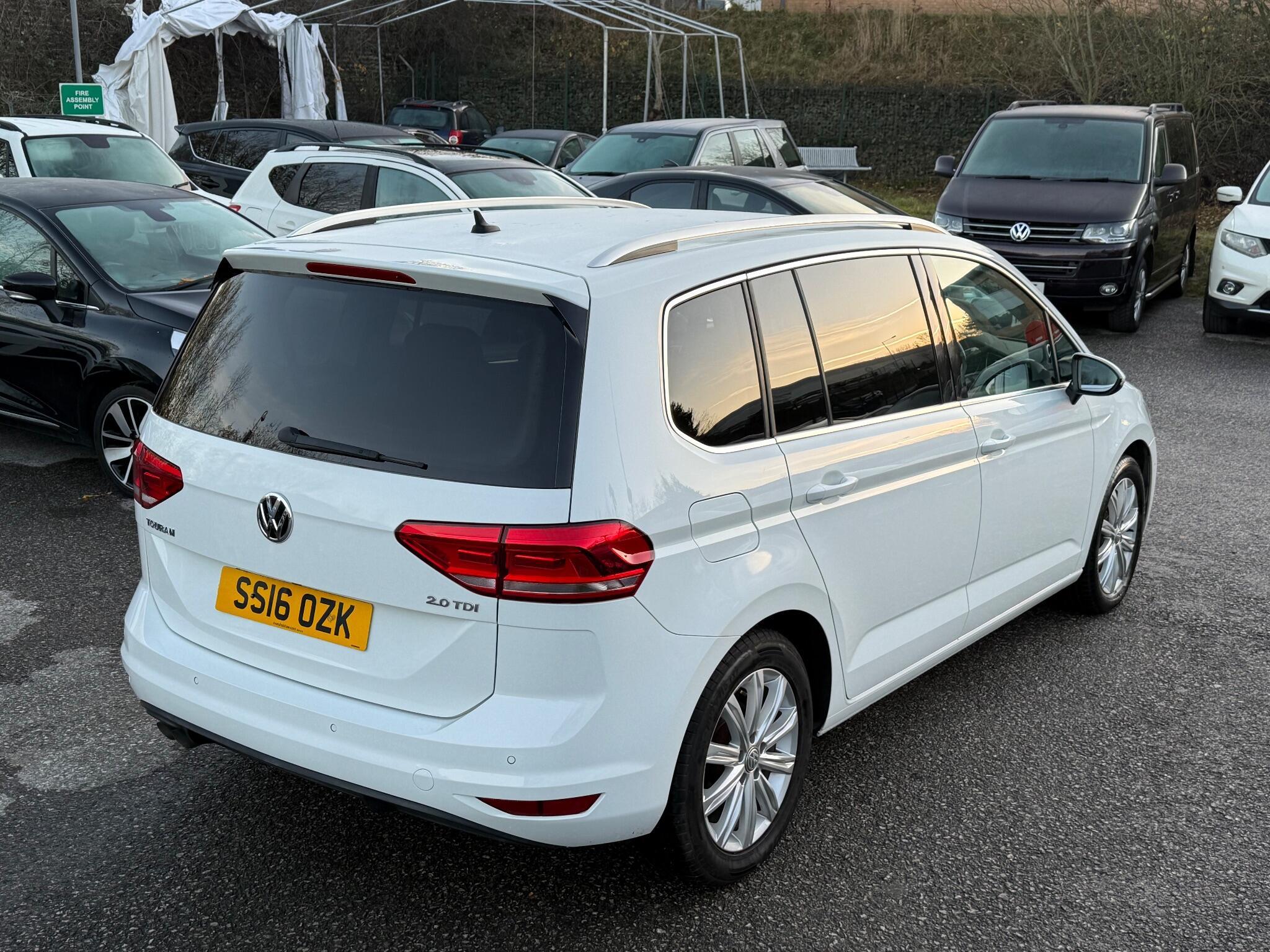 Volkswagen Touran - Image 14