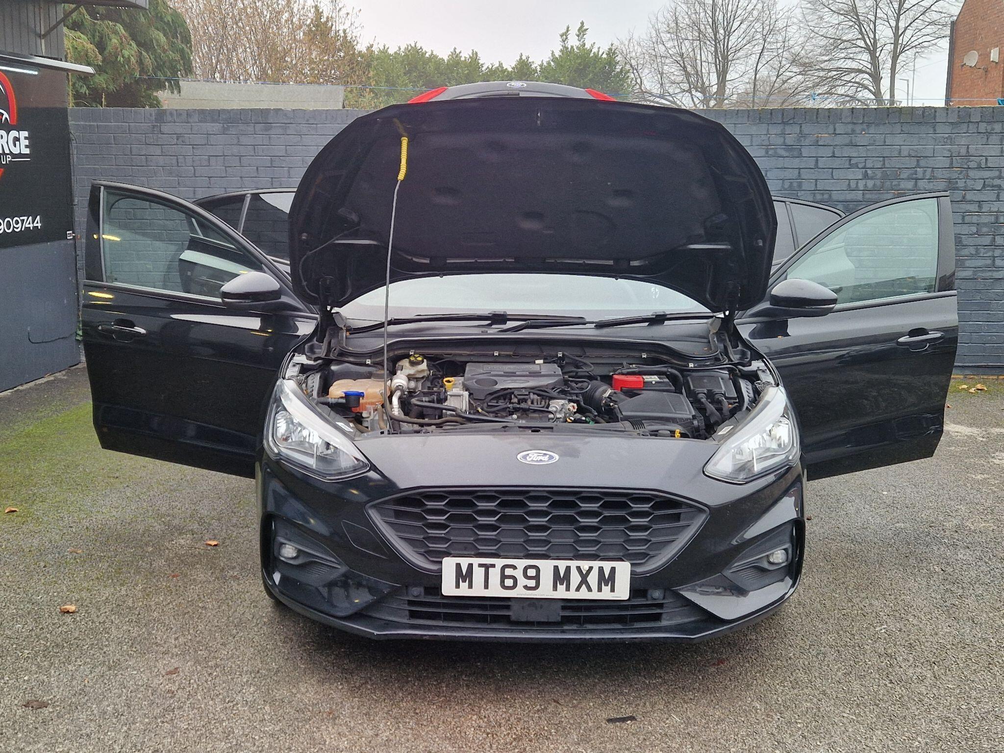 Ford Focus - Image 13