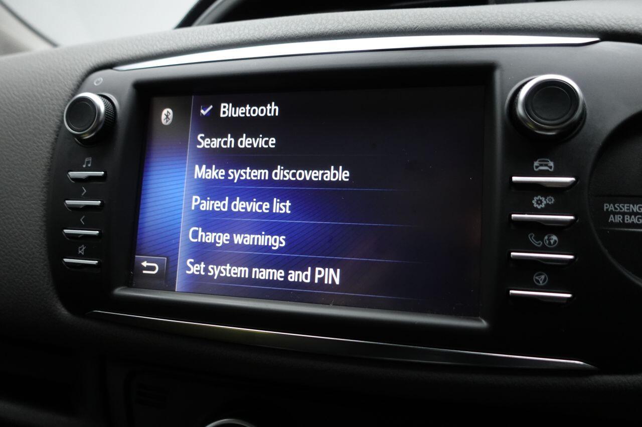 Toyota Yaris - Image 25