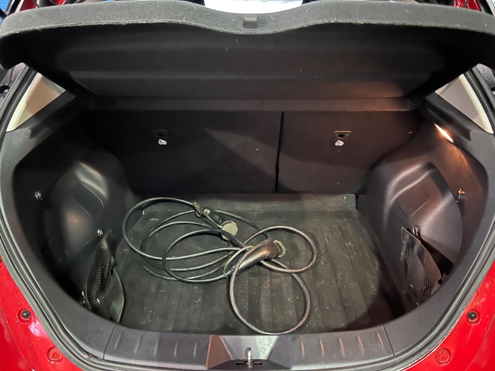 Nissan Leaf - Image 27