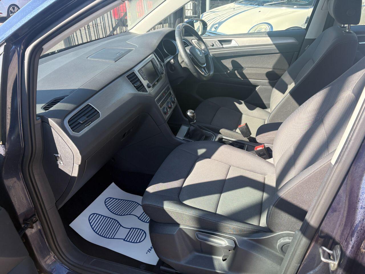 Volkswagen GOLF SV - Image 17