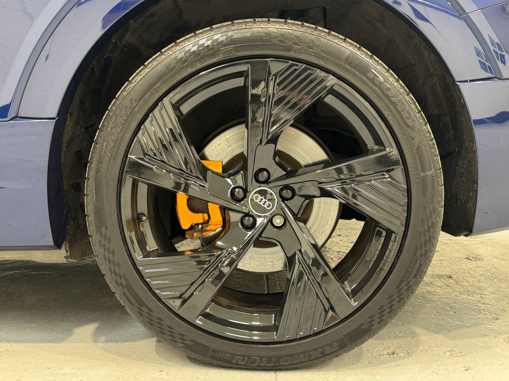 Audi E-Tron - Image 30