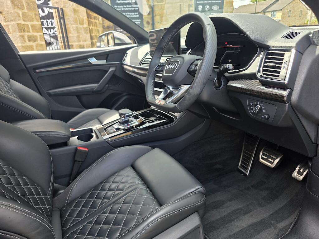 Audi SQ5 - Image 32