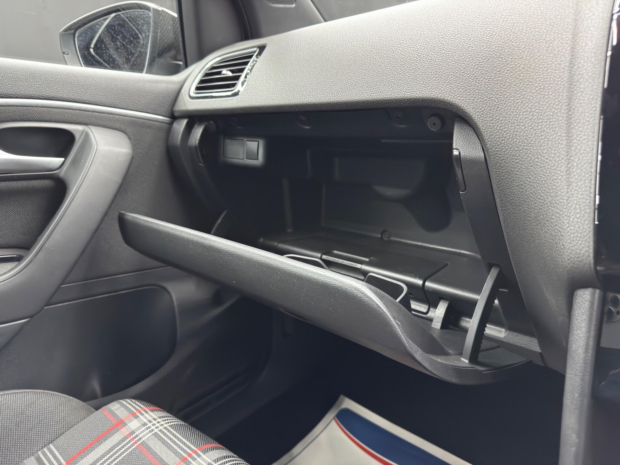 Volkswagen Polo - Image 33