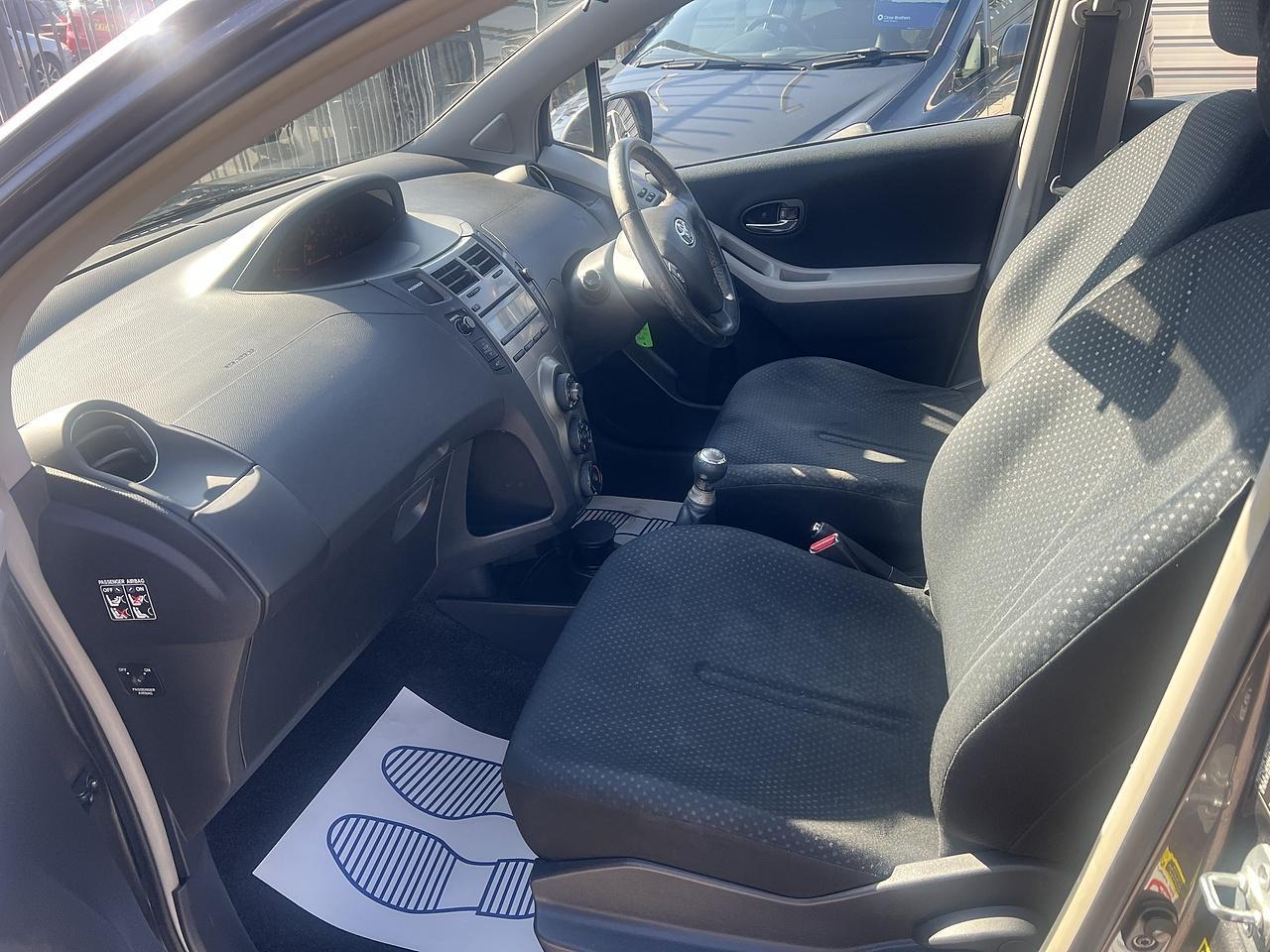Toyota Yaris - Image 16