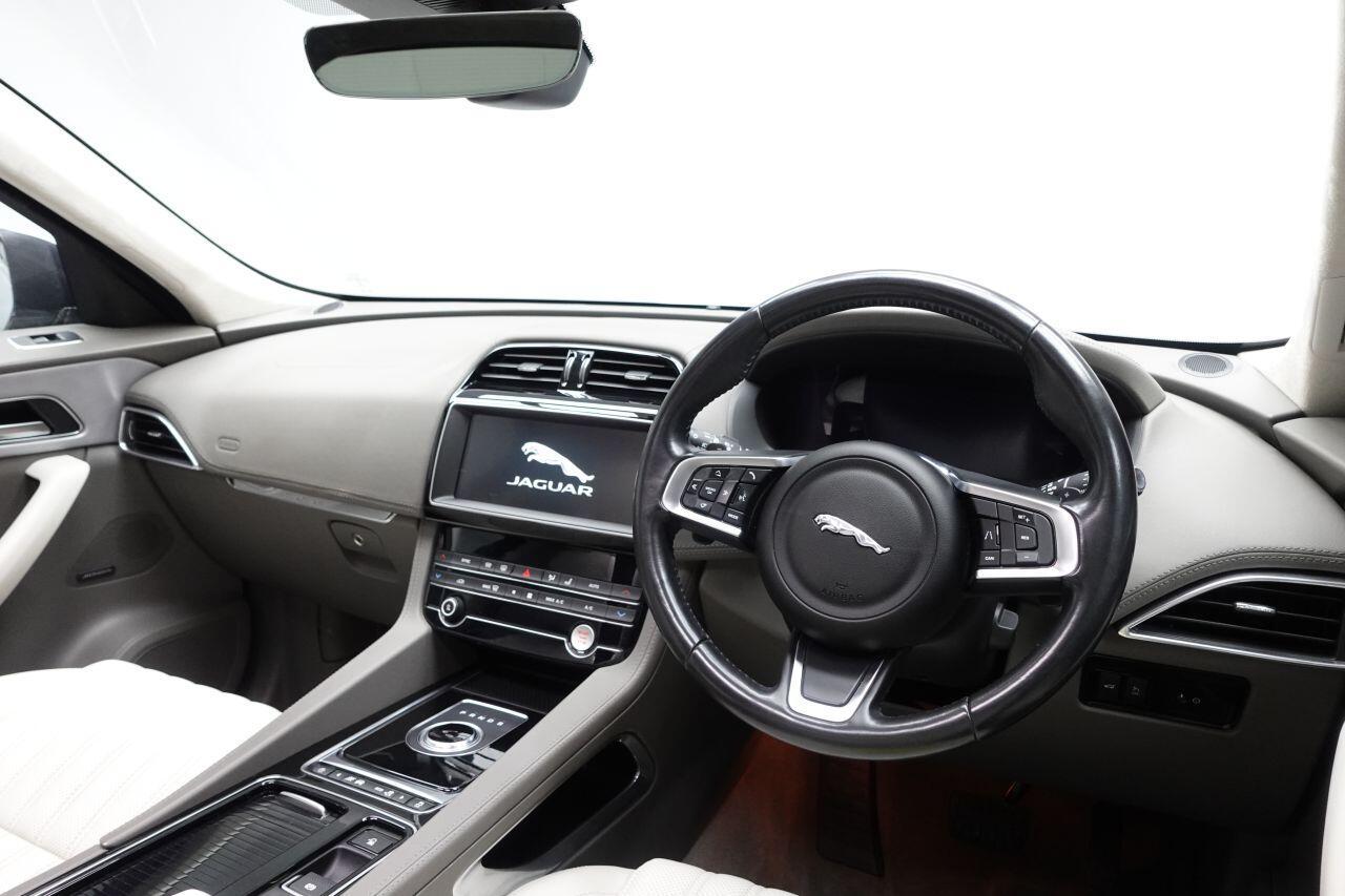 Jaguar F-Pace - Image 15