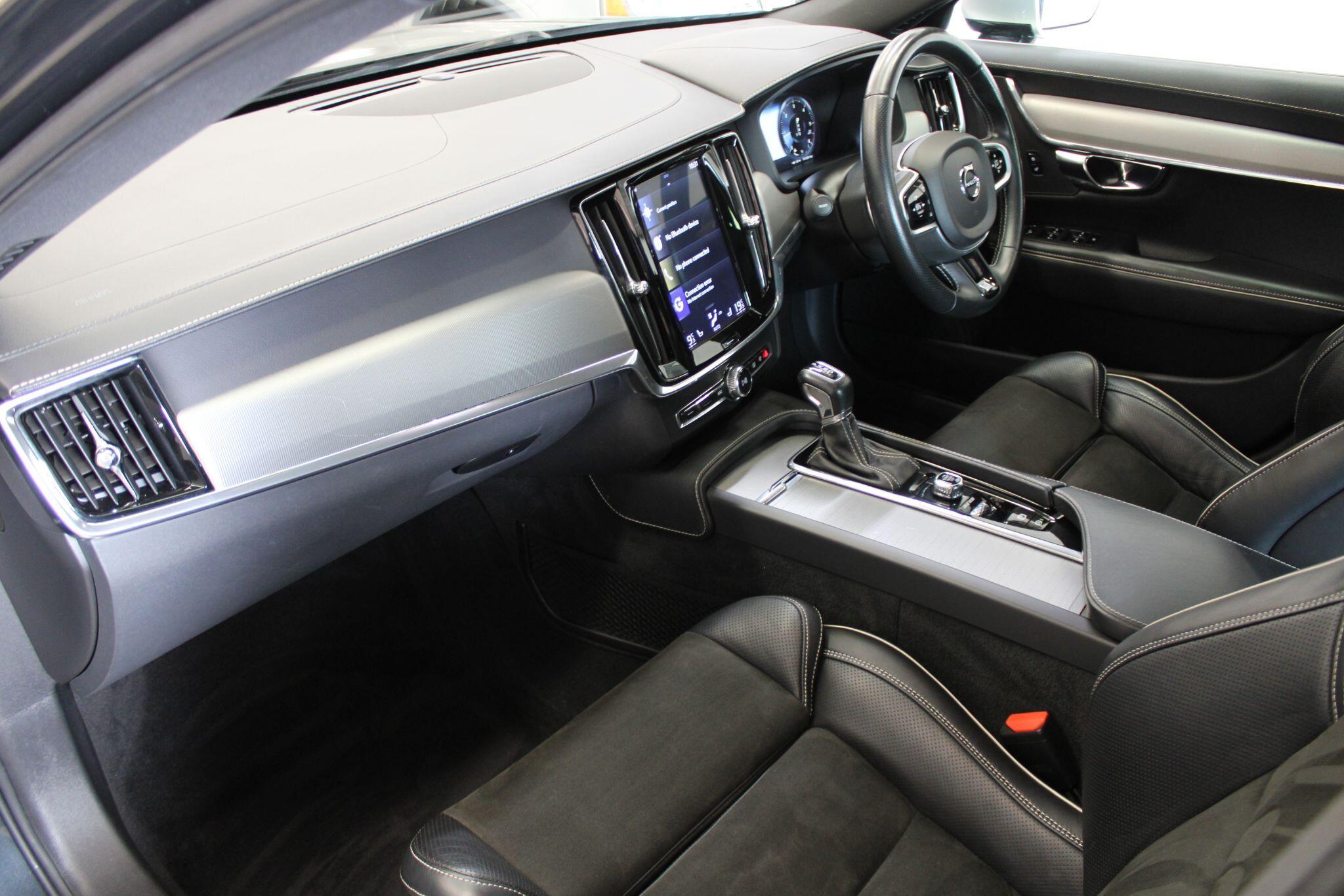 Volvo V90 - Image 2