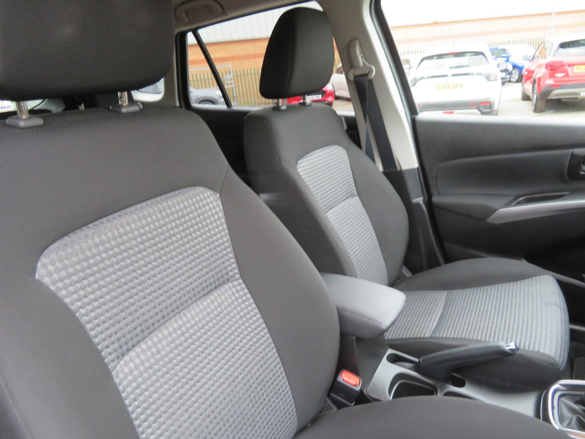Suzuki S-Cross - Image 18