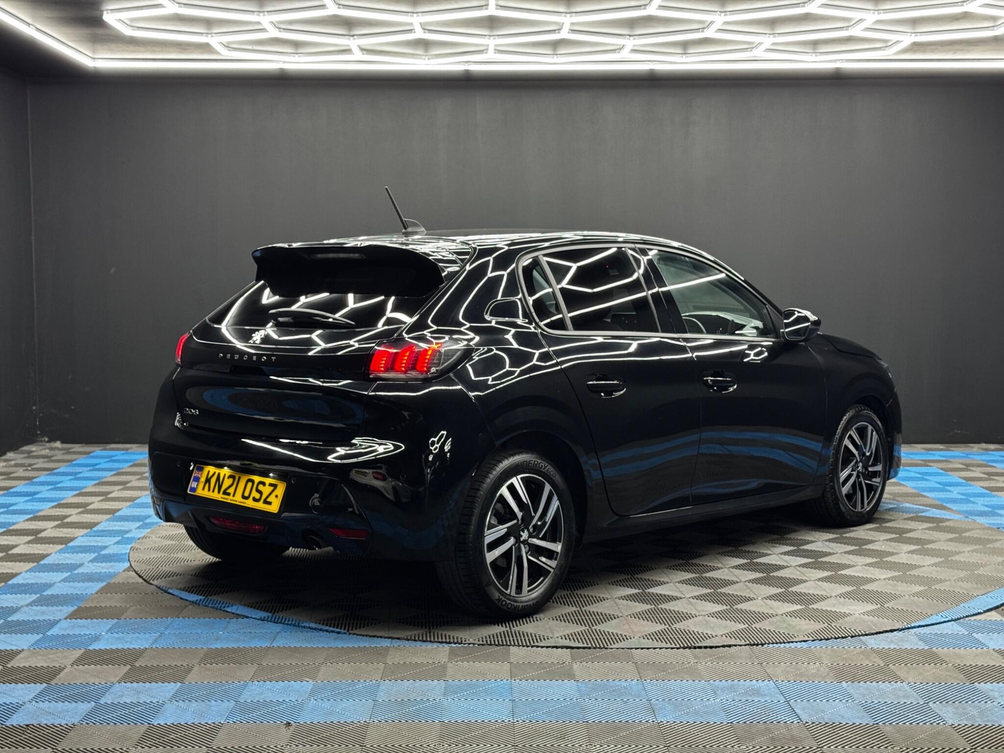 Peugeot 208 - Image 5